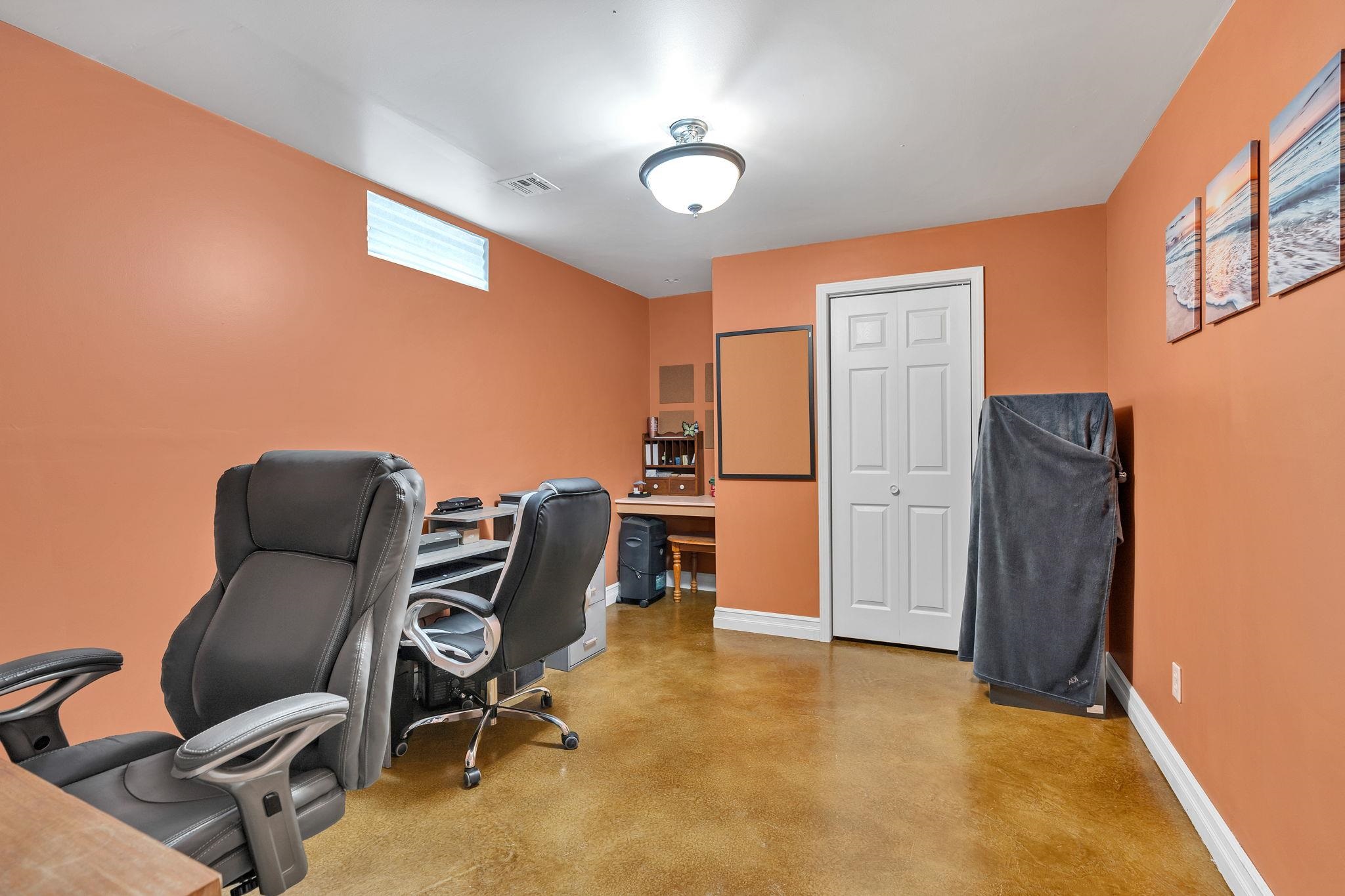 851 Meadowlark Ln Property Photo 28