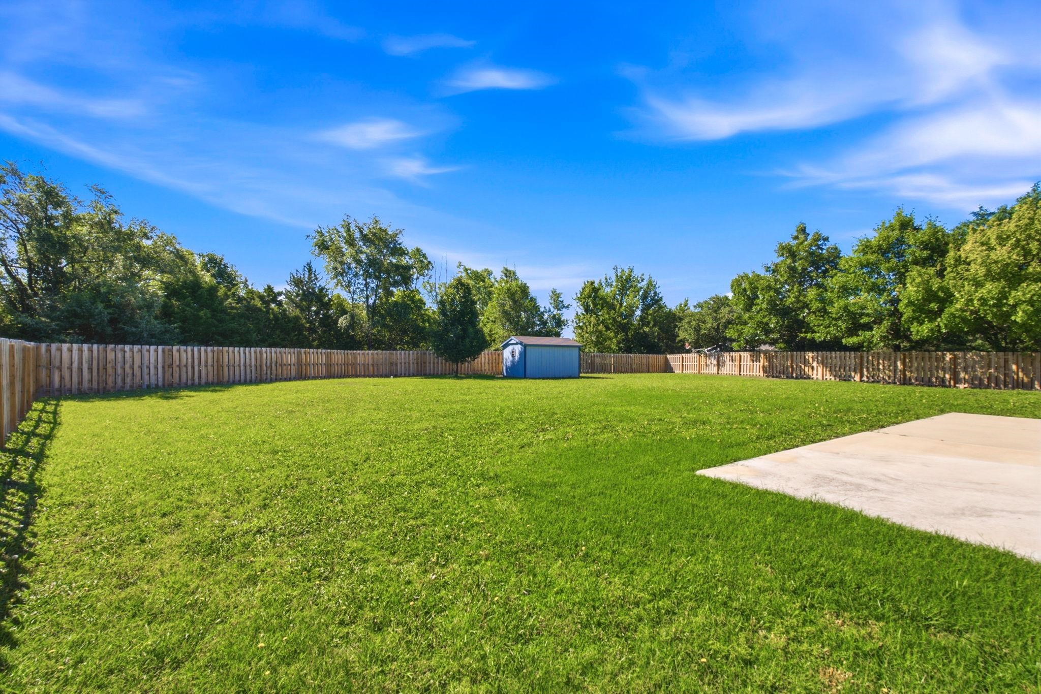 851 Meadowlark Ln Property Photo 32