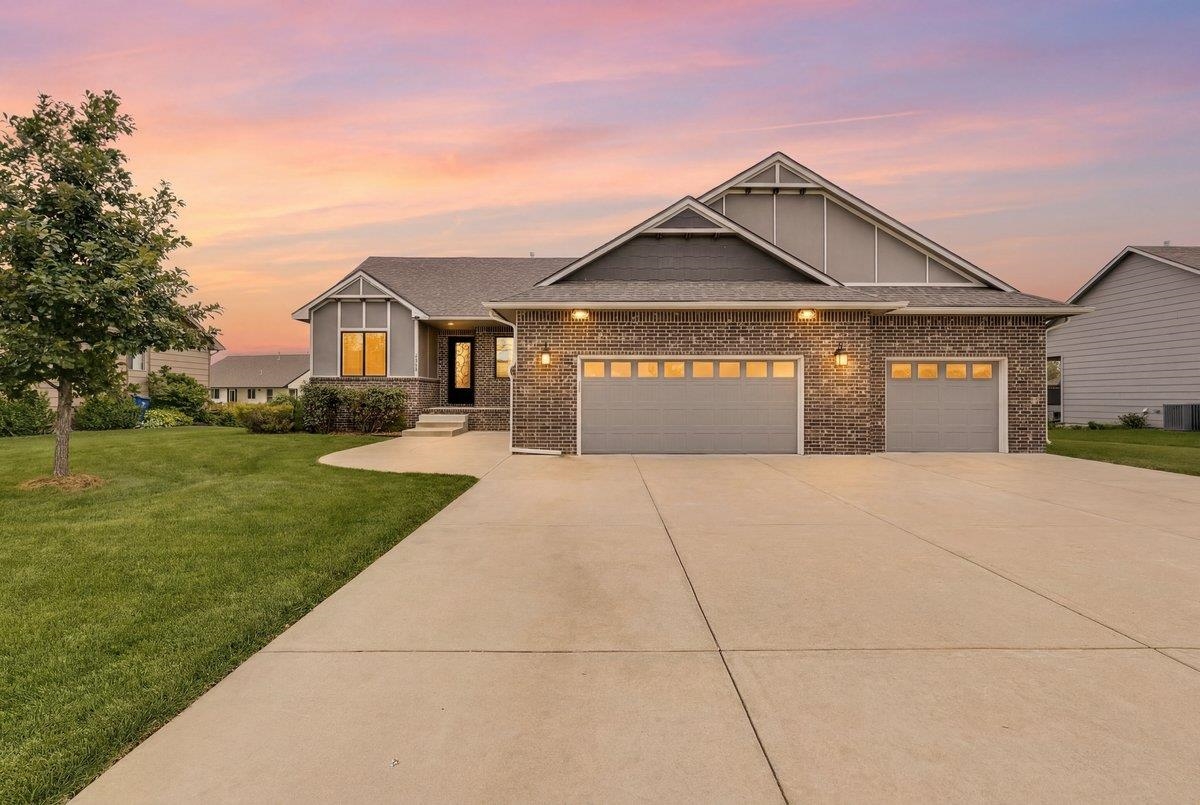 3513 N Bluestem Property Photo 1