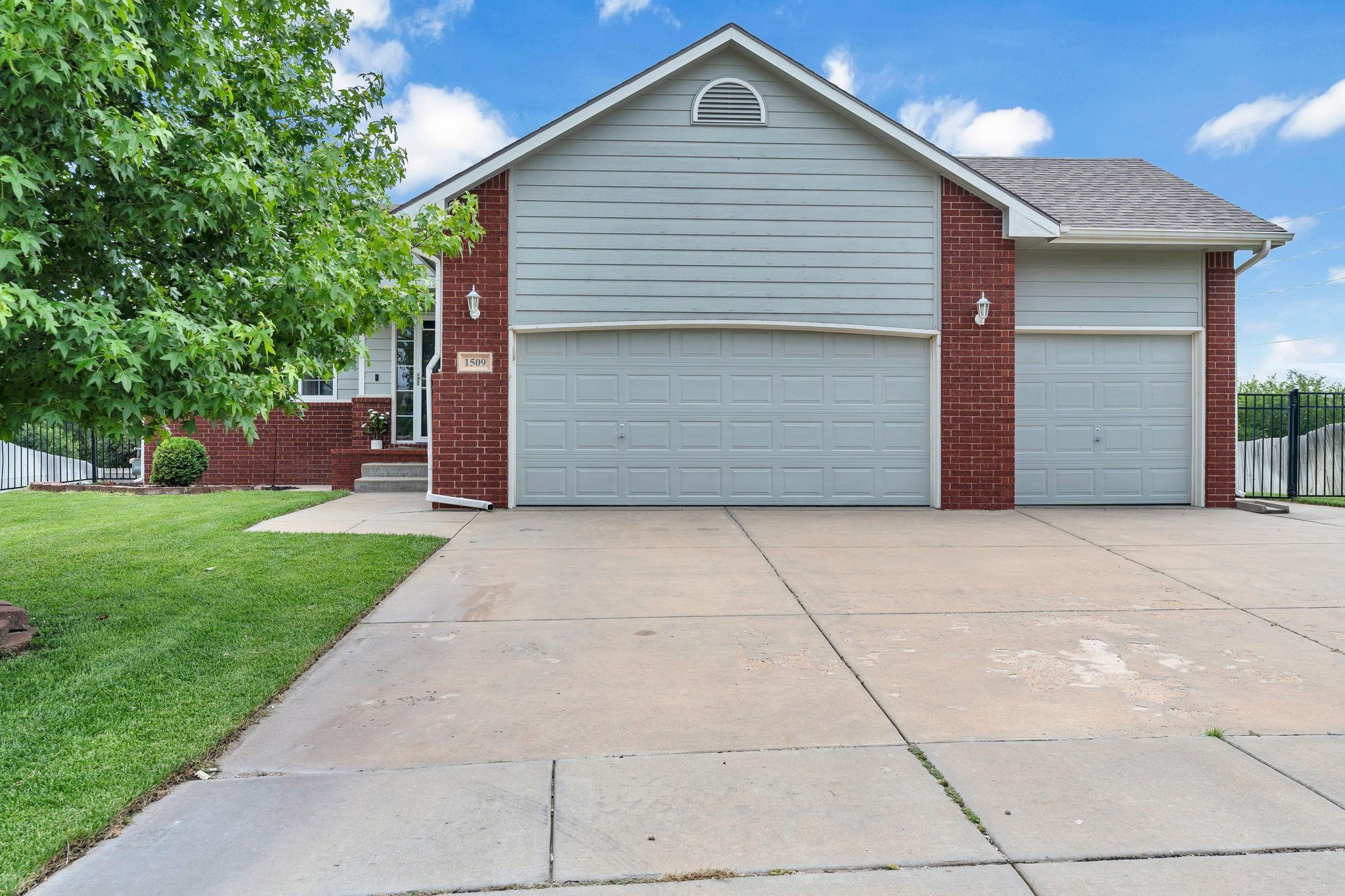 1509 S Shiloh Ct. Property Photo 1