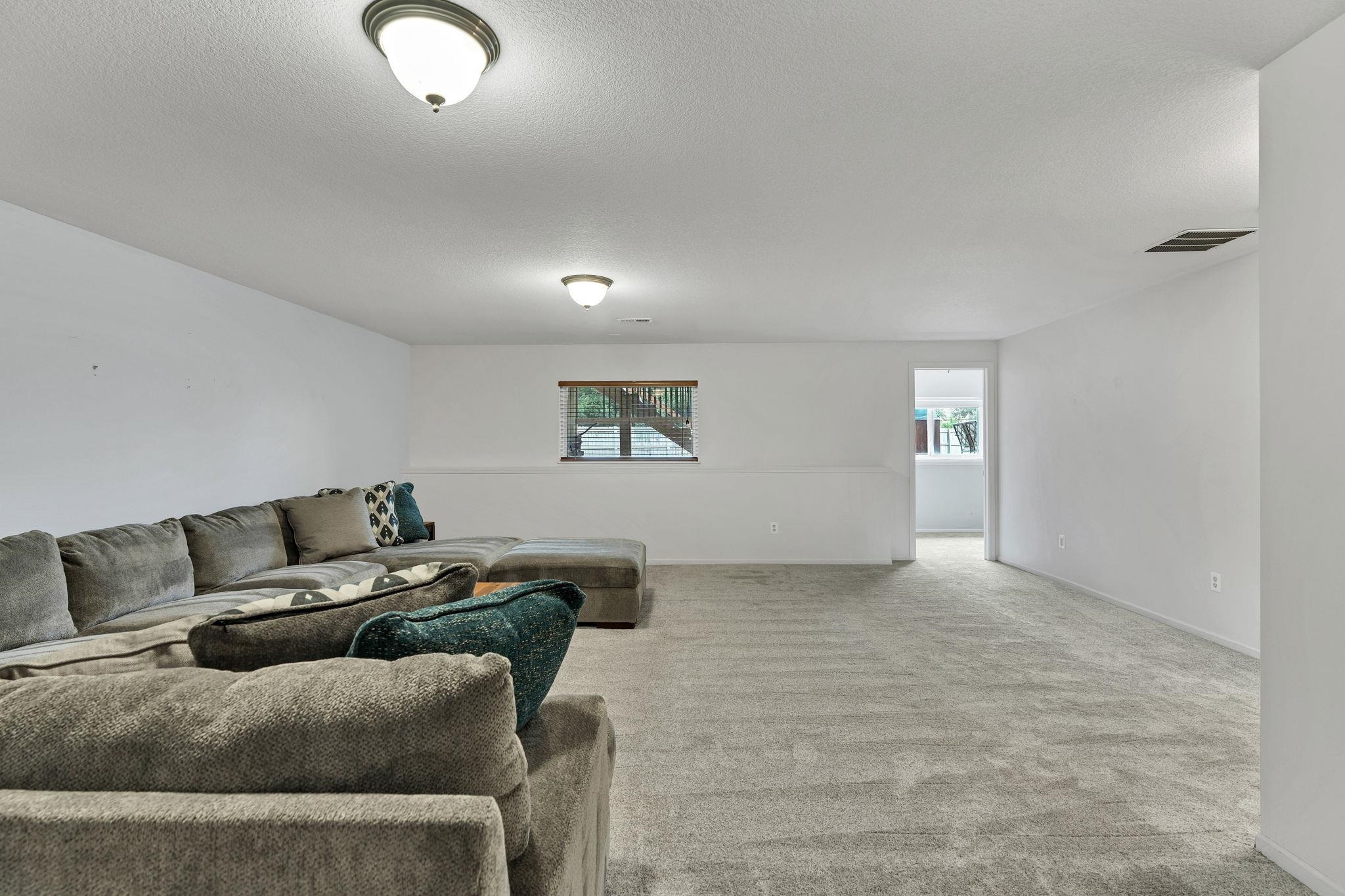 1509 S Shiloh Ct. Property Photo 24