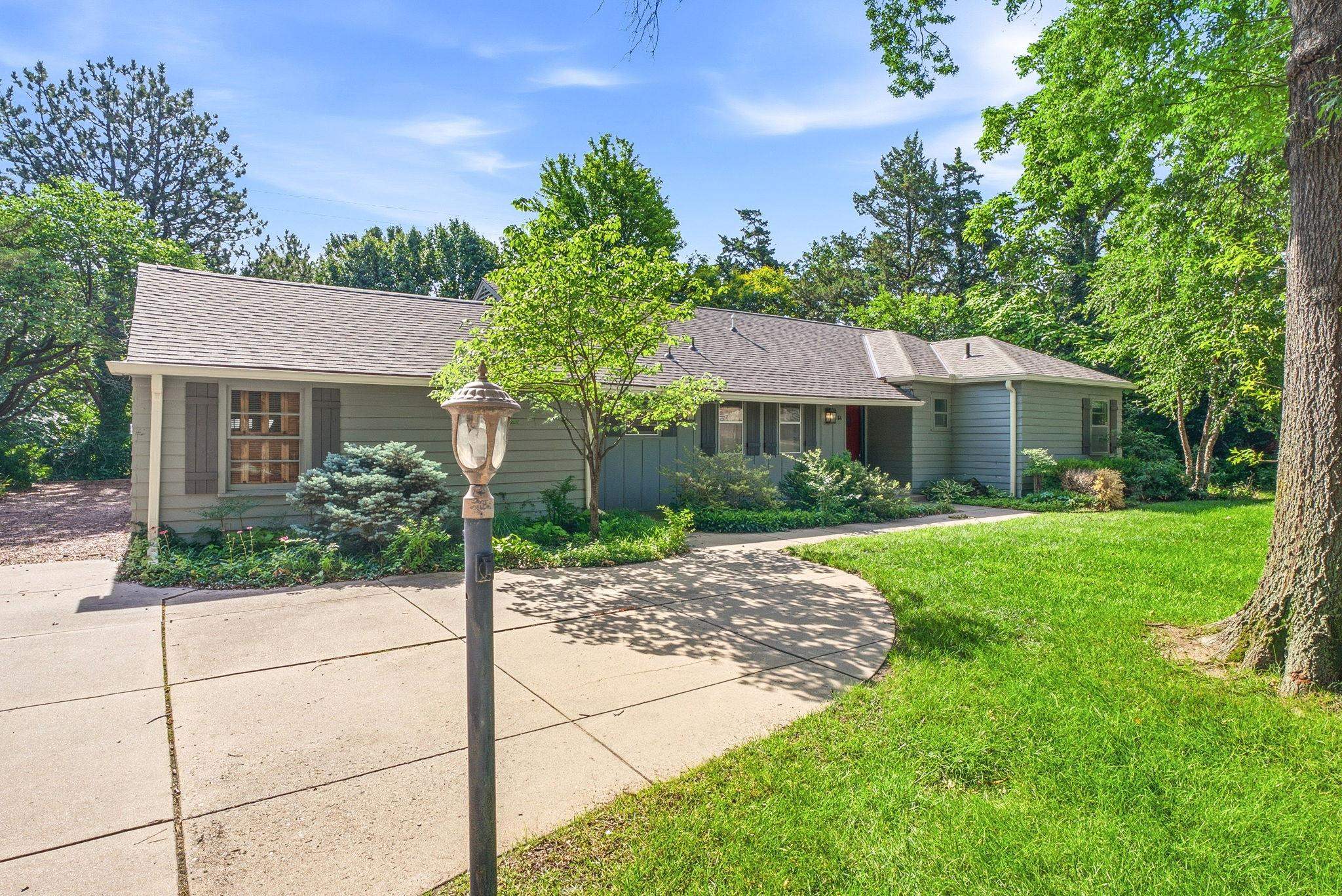 64 S Stratford Rd. Property Photo 1