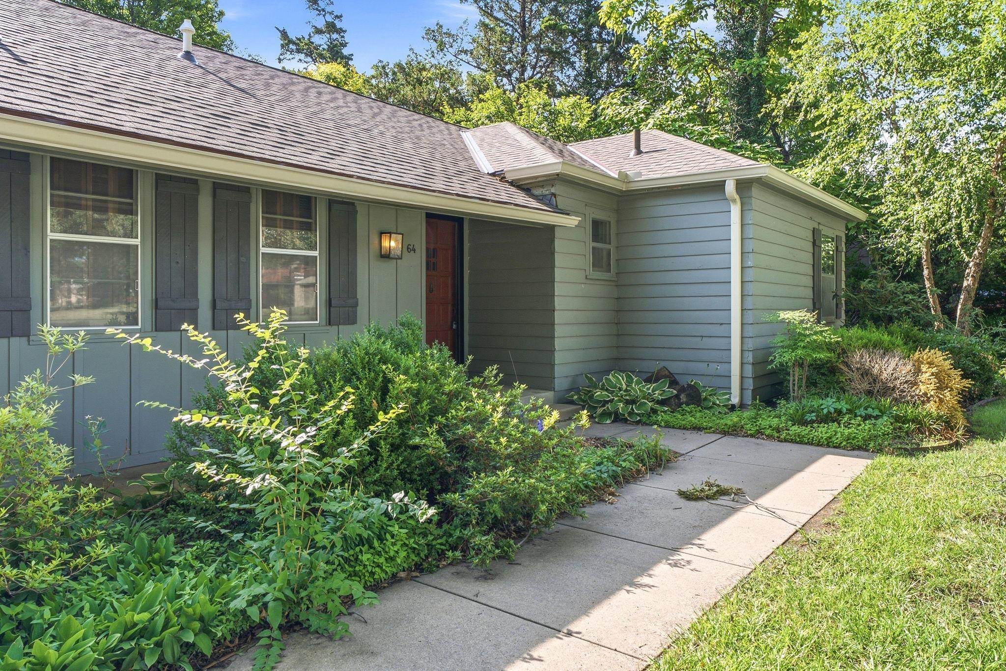 64 S Stratford Rd. Property Photo 2