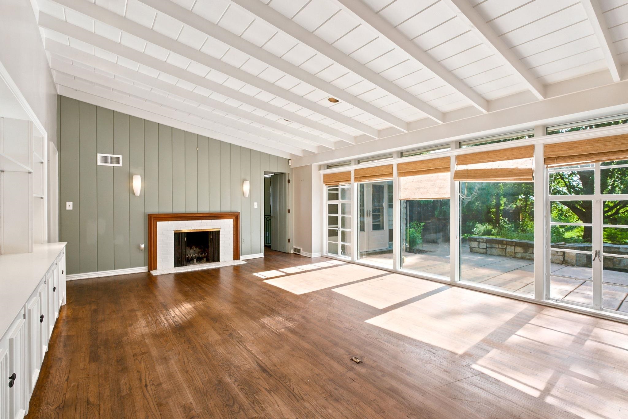 64 S Stratford Rd. Property Photo 5