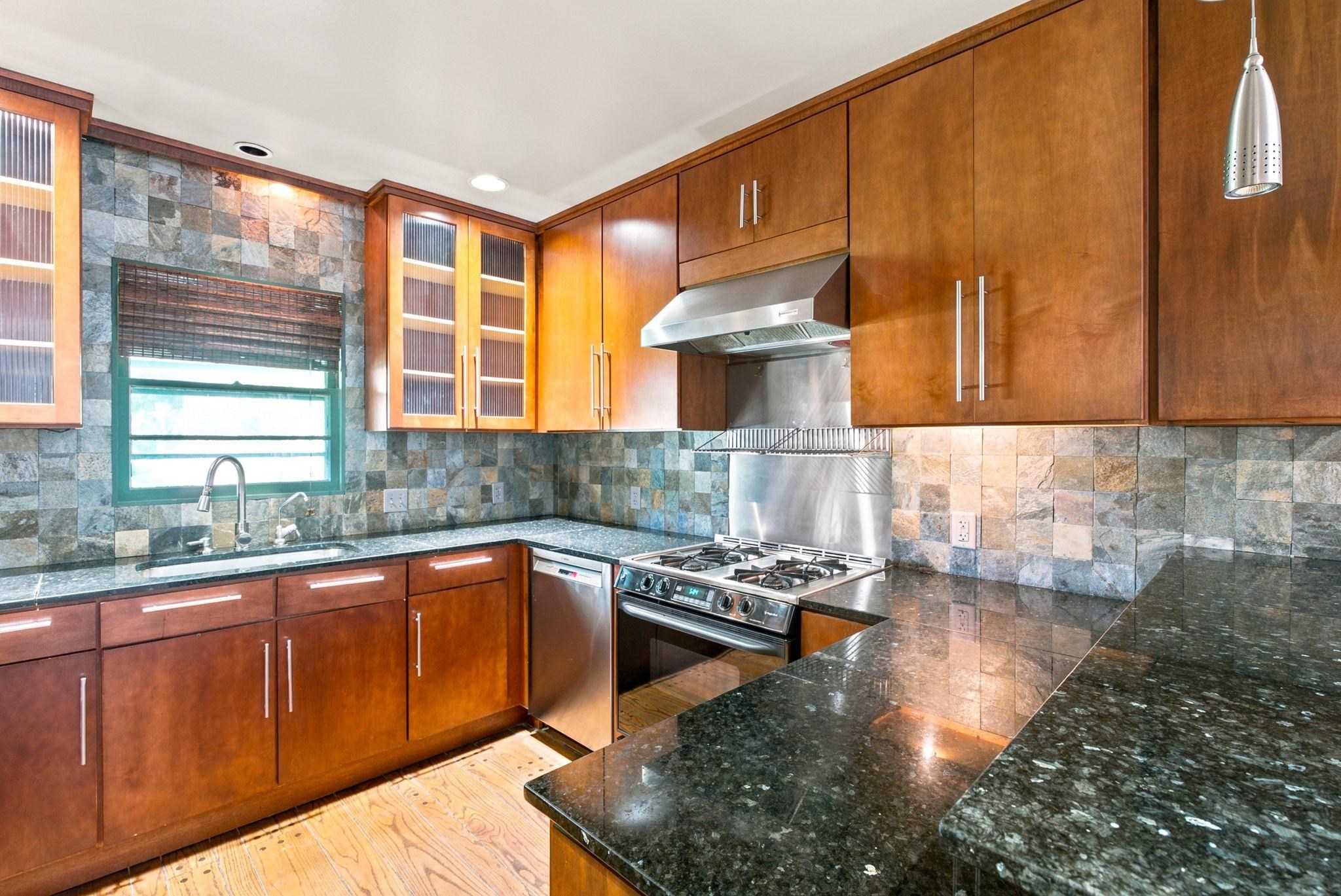 64 S Stratford Rd. Property Photo 11