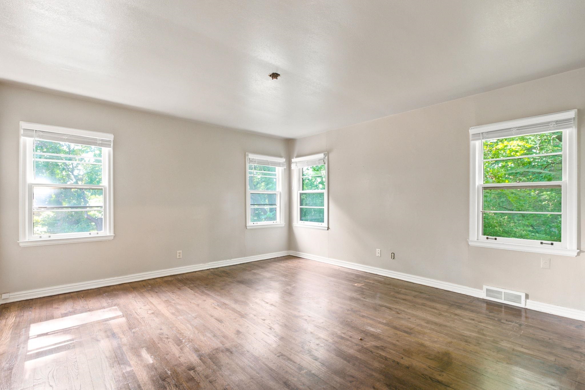 64 S Stratford Rd. Property Photo 17