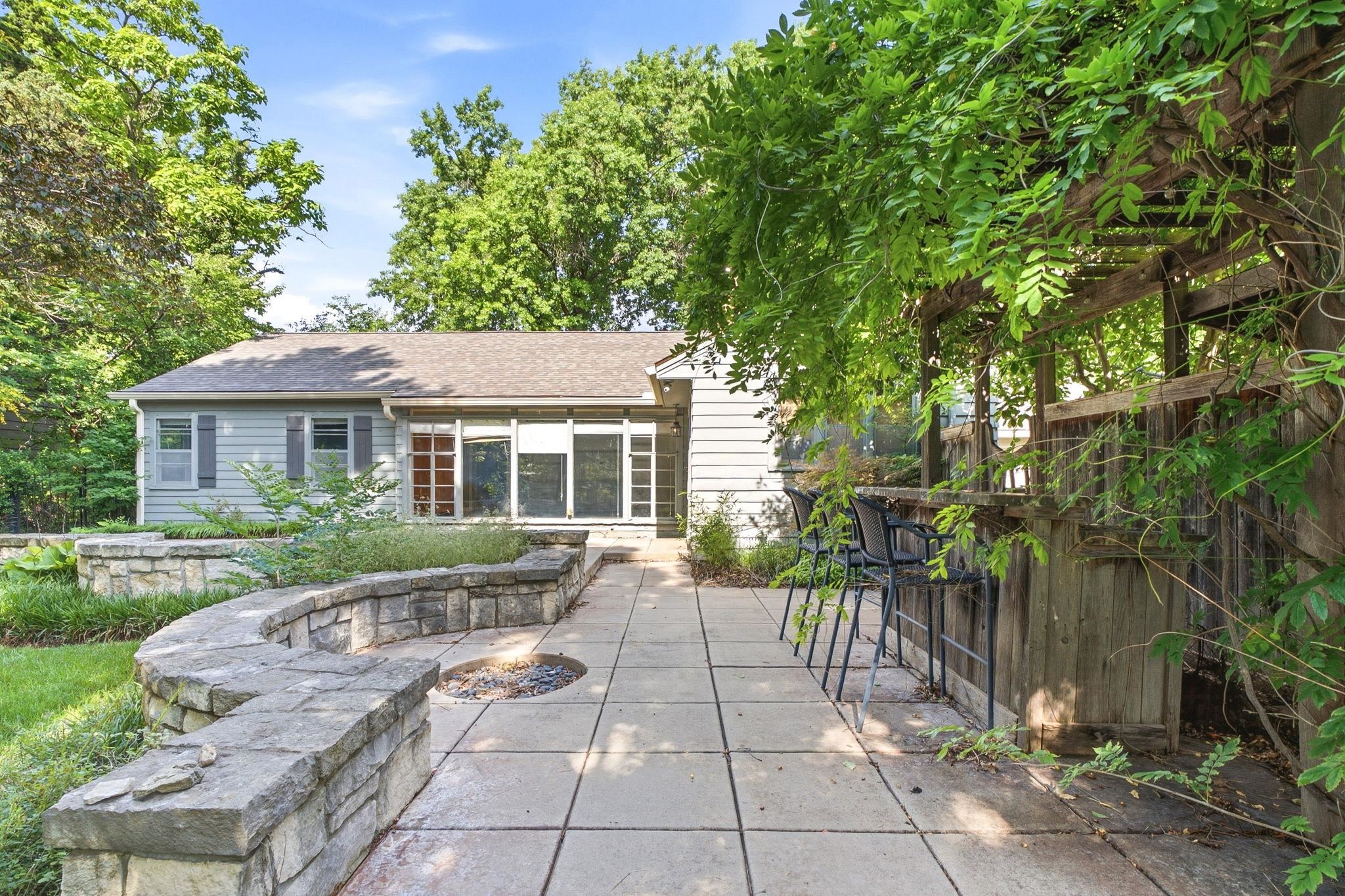 64 S Stratford Rd. Property Photo 31