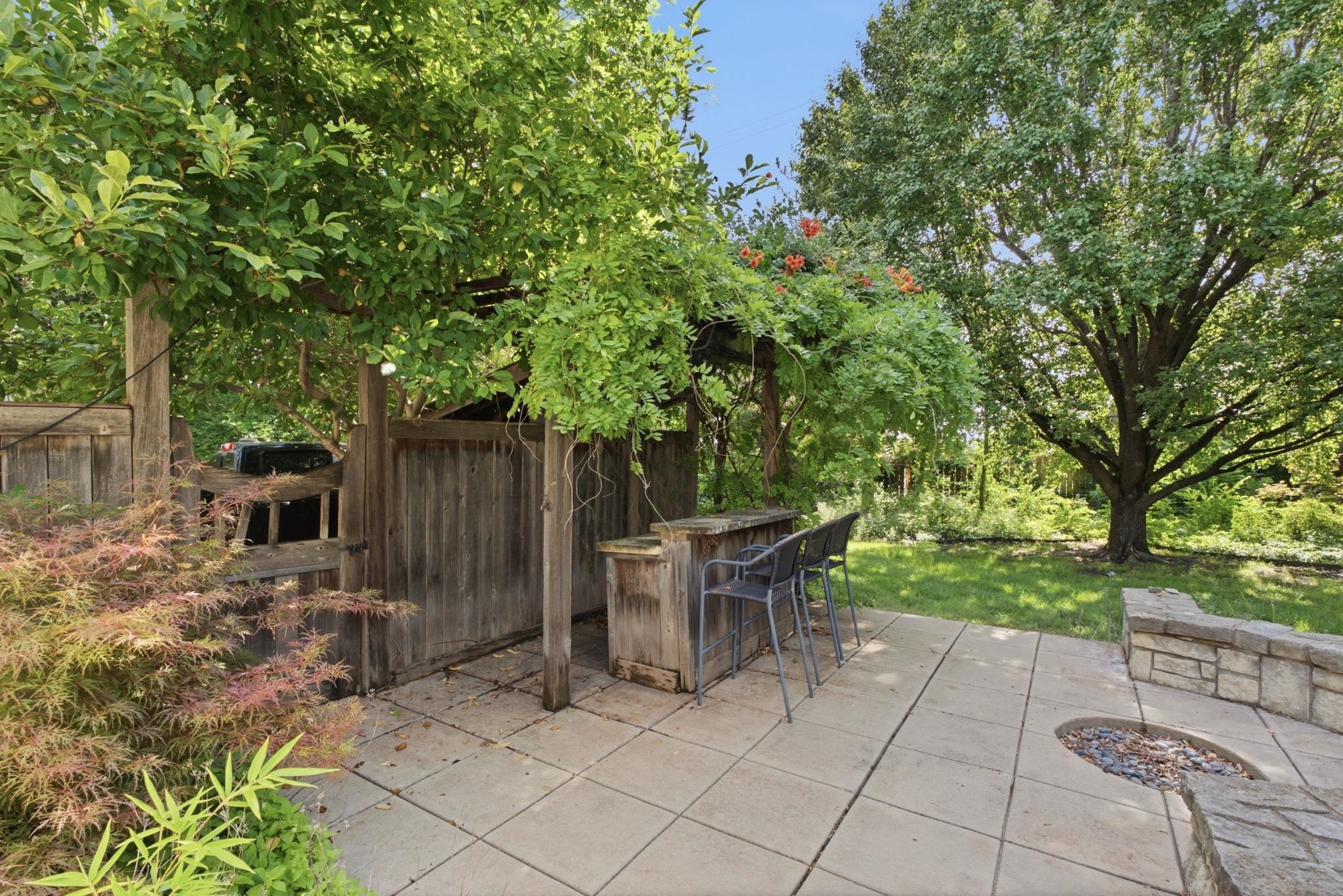 64 S Stratford Rd. Property Photo 32