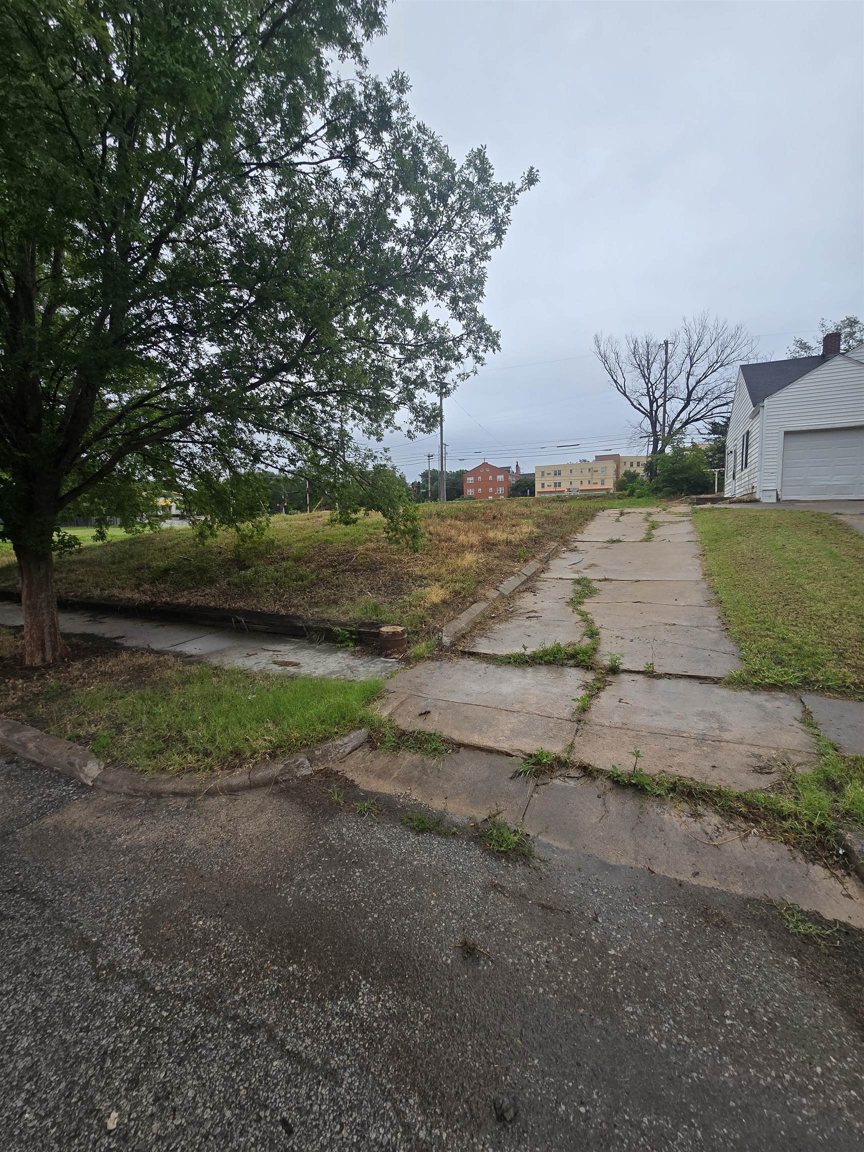 1742 N Lorraine Property Photo 1