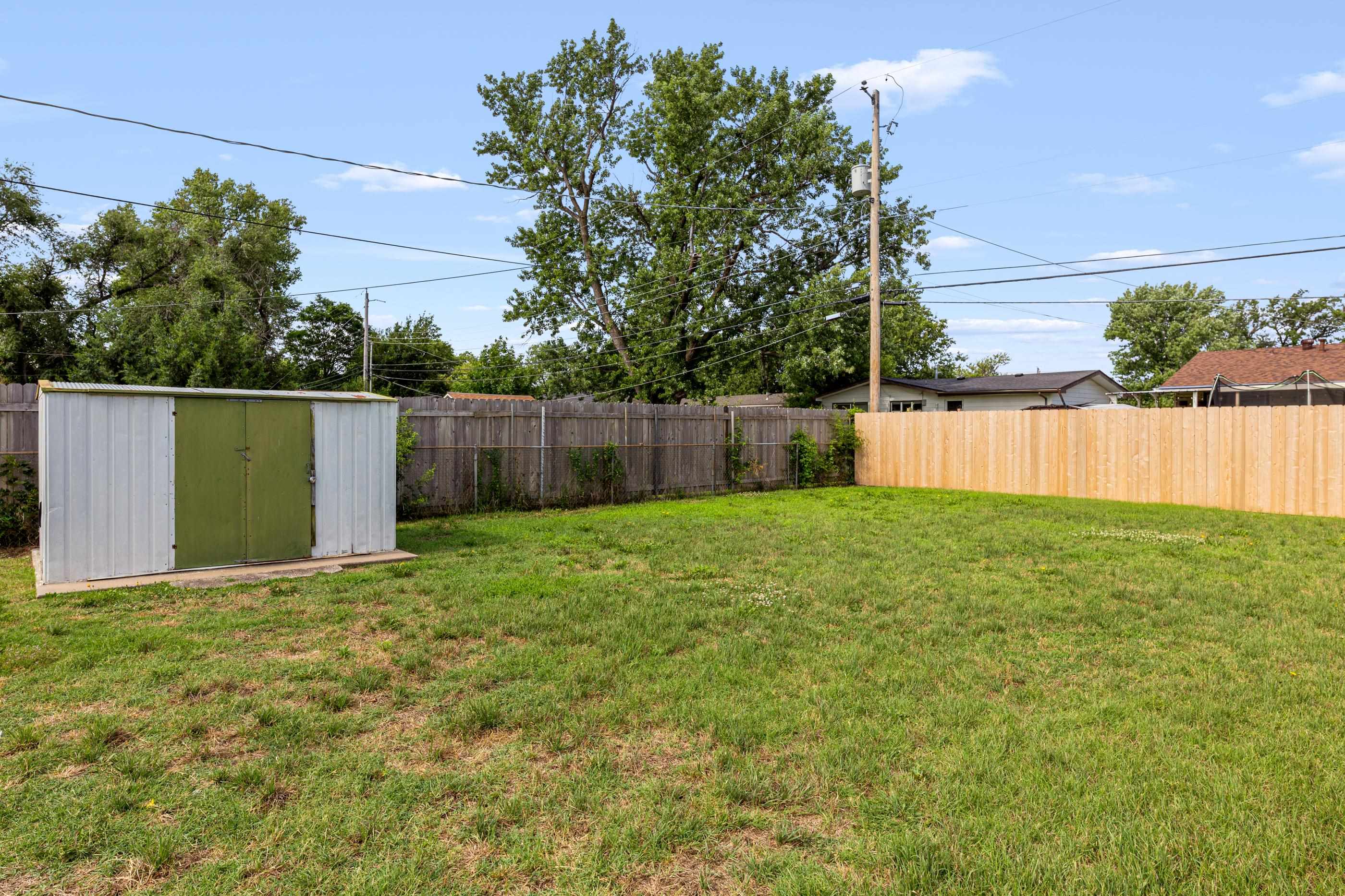 2609 S Elizabeth Ave Property Photo 4