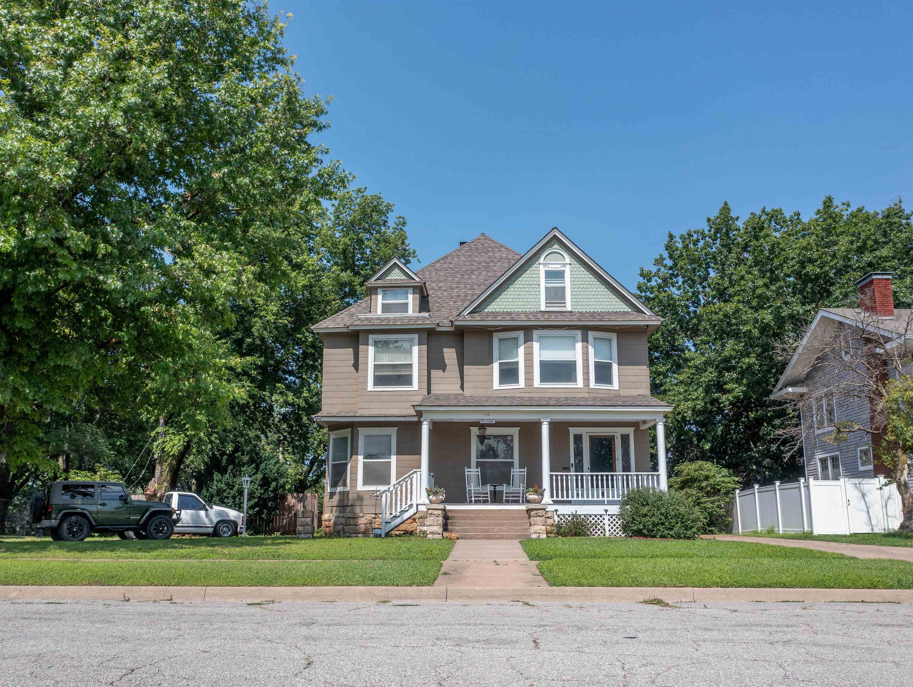 116 N F Property Photo 1
