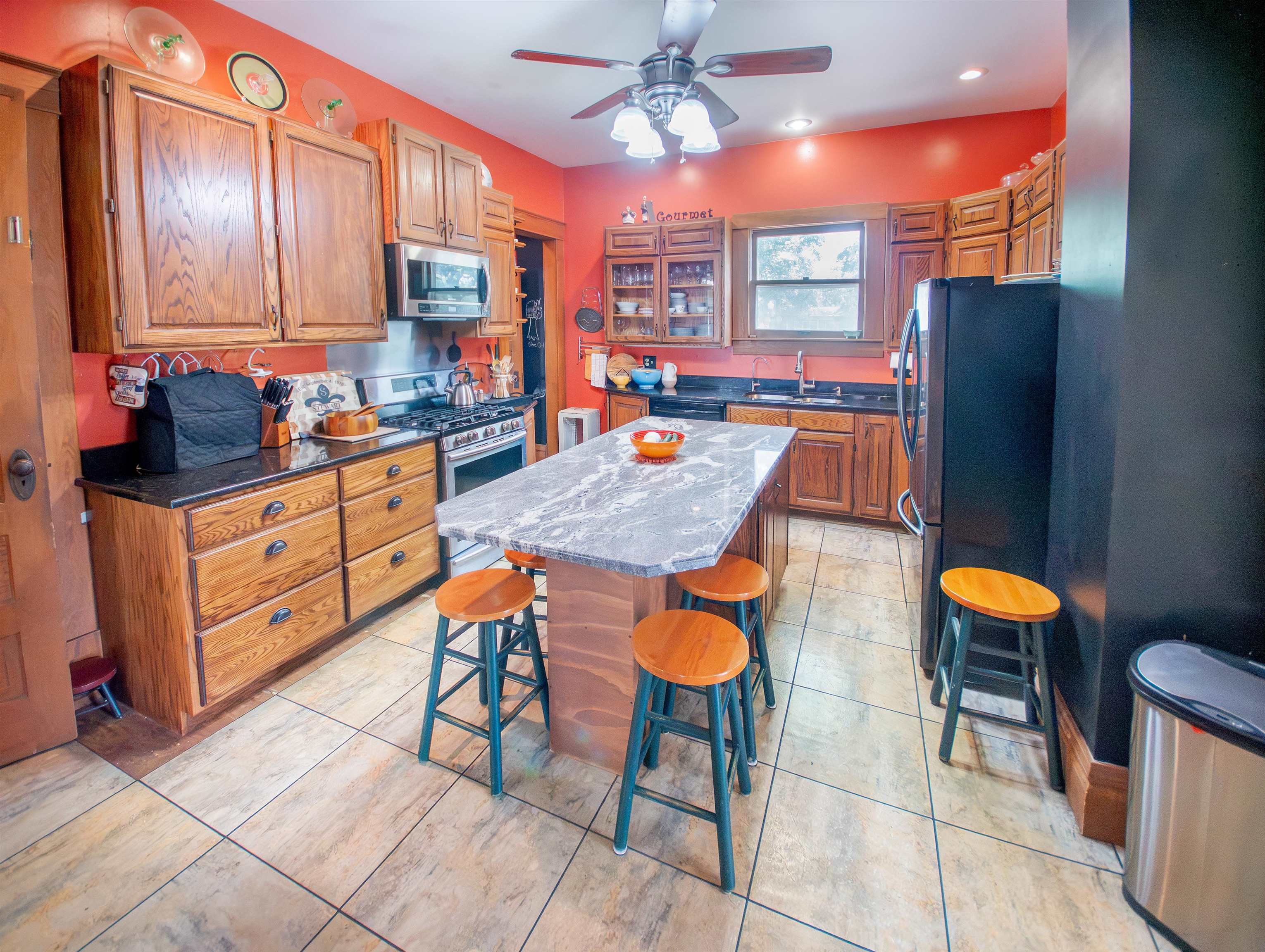 116 N F Property Photo 10