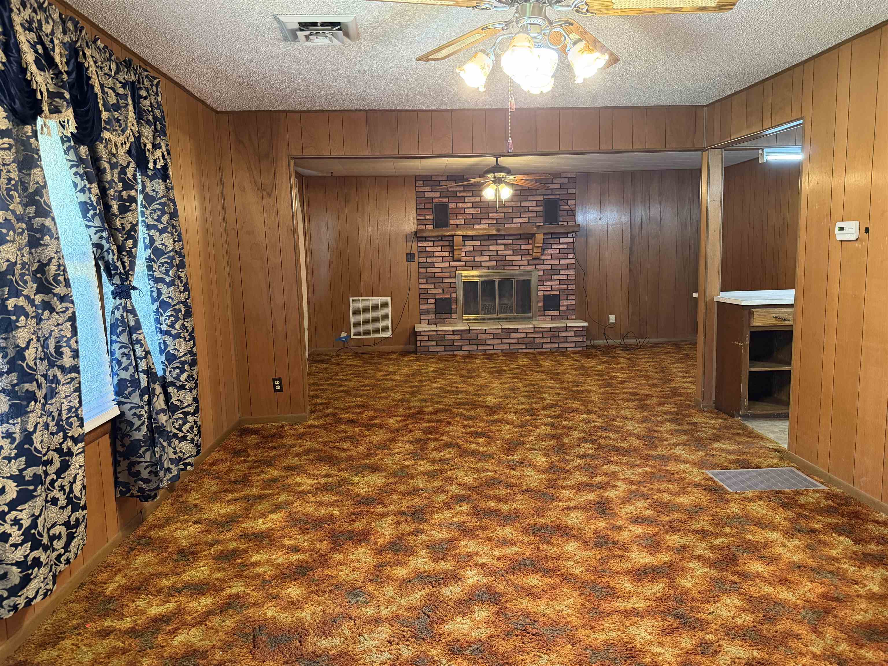 410 E Ohio Property Photo 4