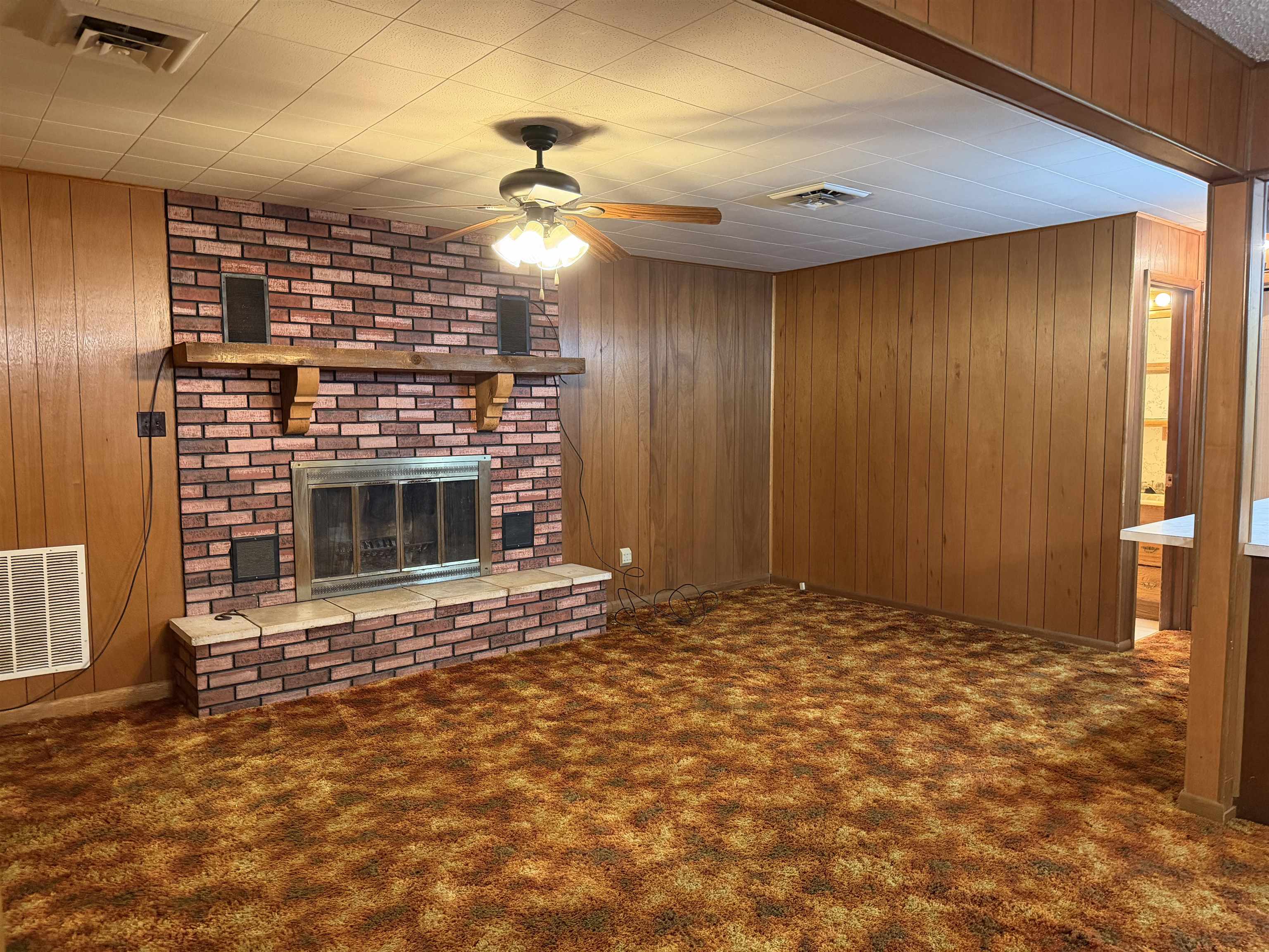 410 E Ohio Property Photo 6