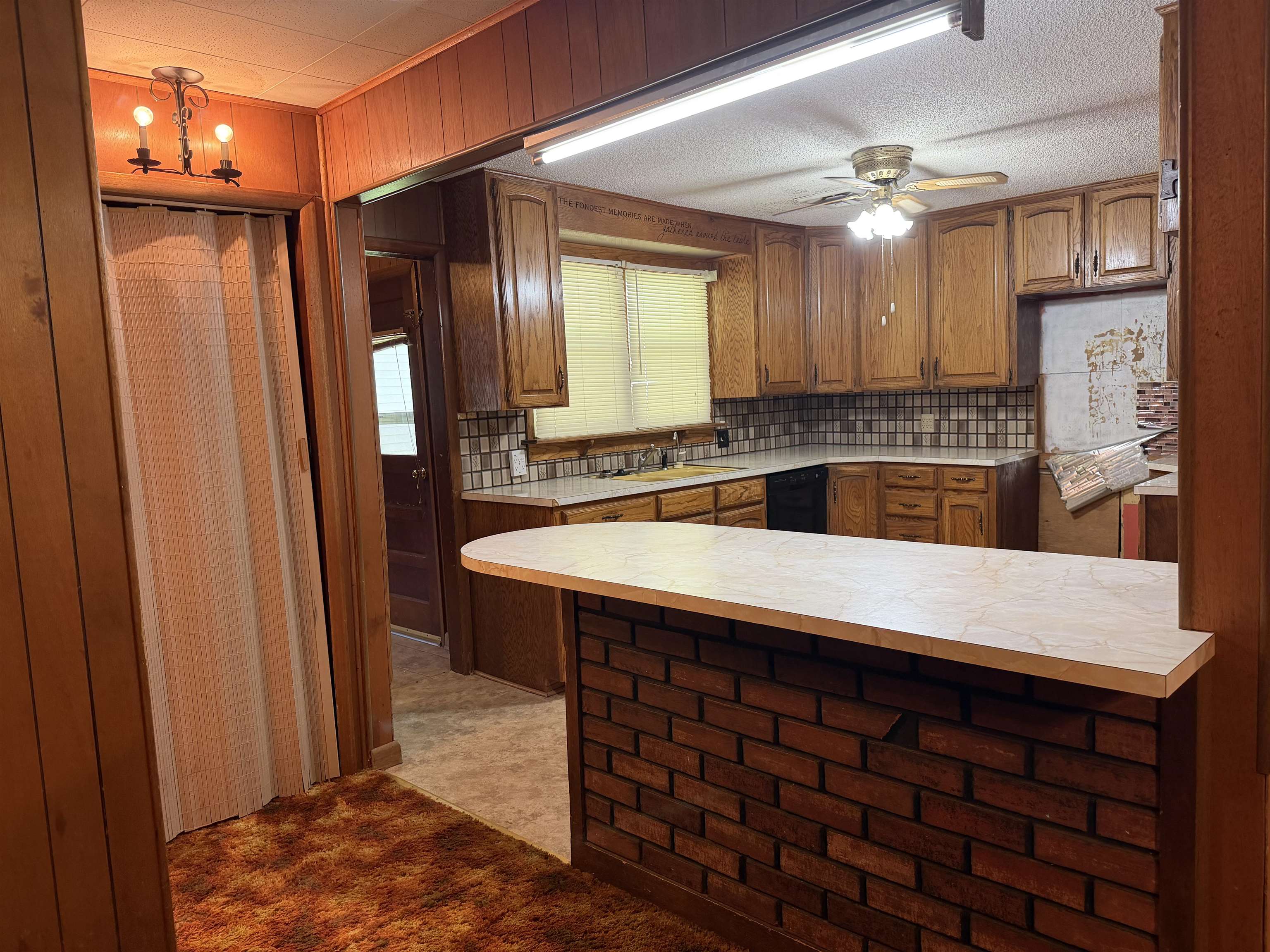 410 E Ohio Property Photo 10