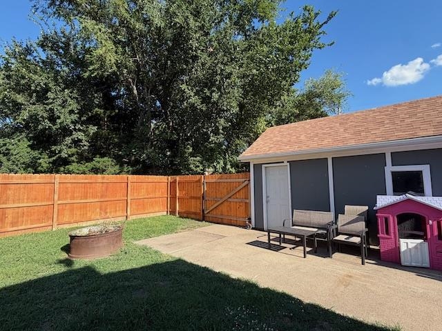 926 E 7th Property Photo 5