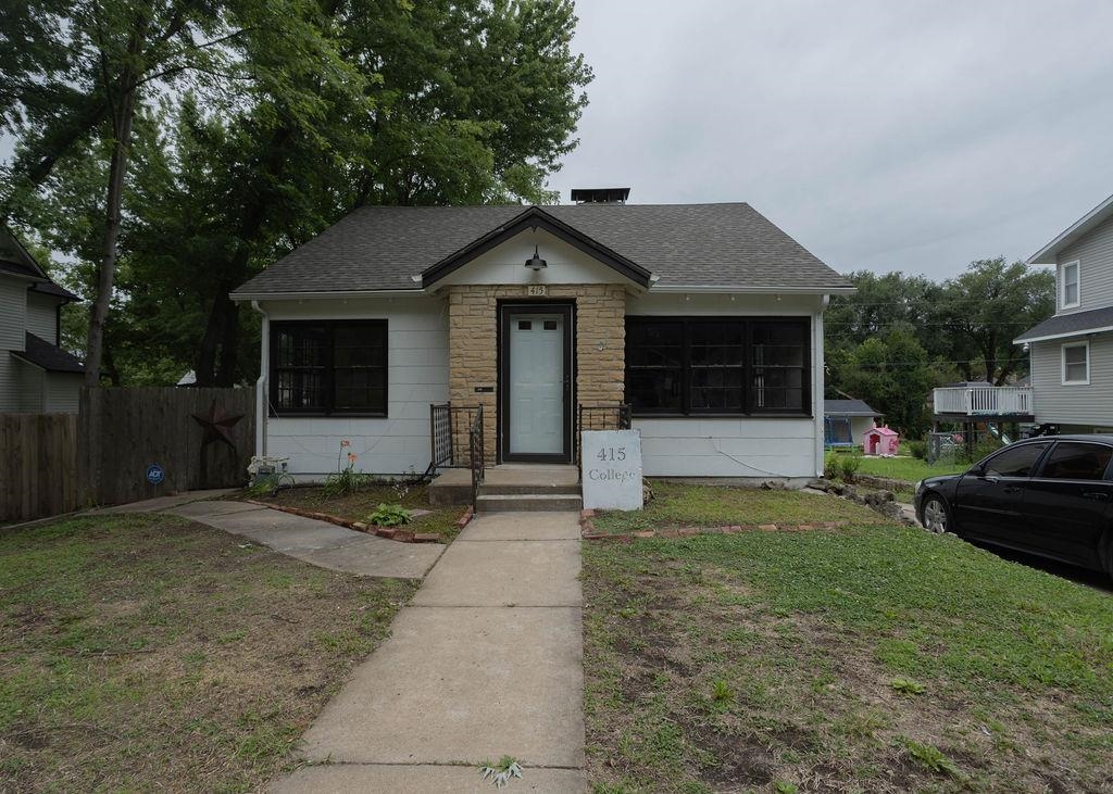 415 College Property Photo 1