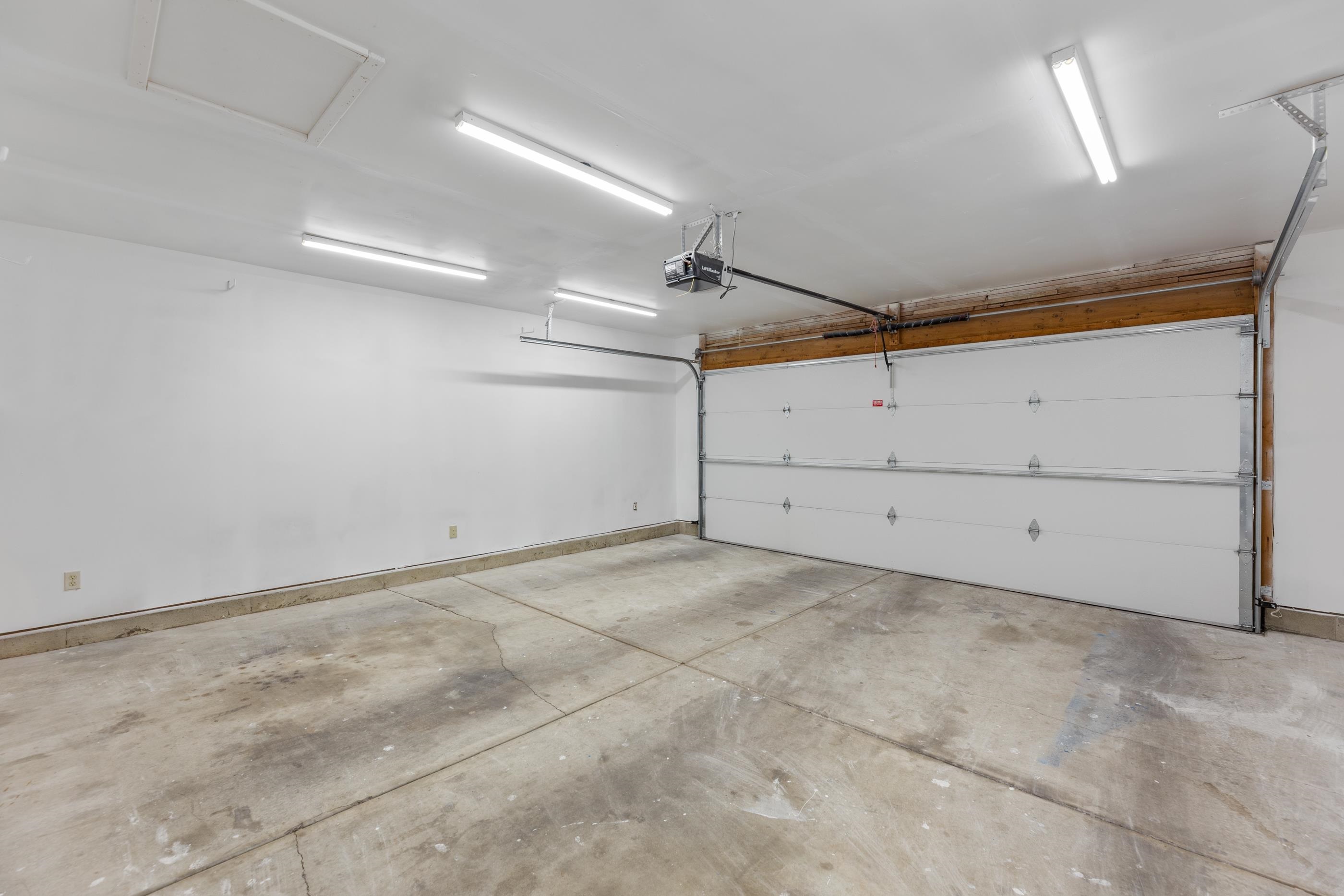 2741 N Battin Ct. Property Photo 27
