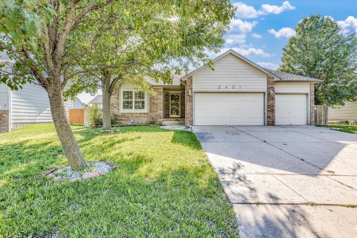 2421 S Cypress Property Photo 1