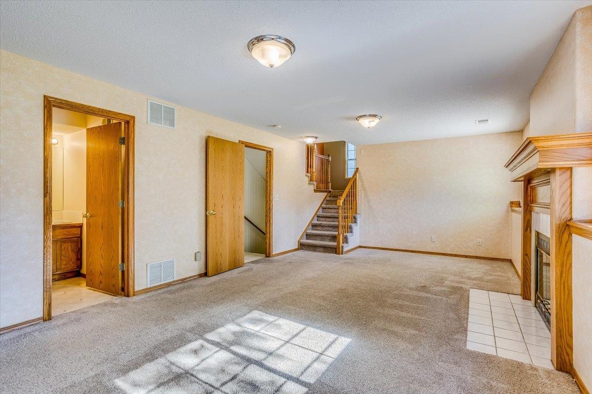 2421 S Cypress Property Photo 23
