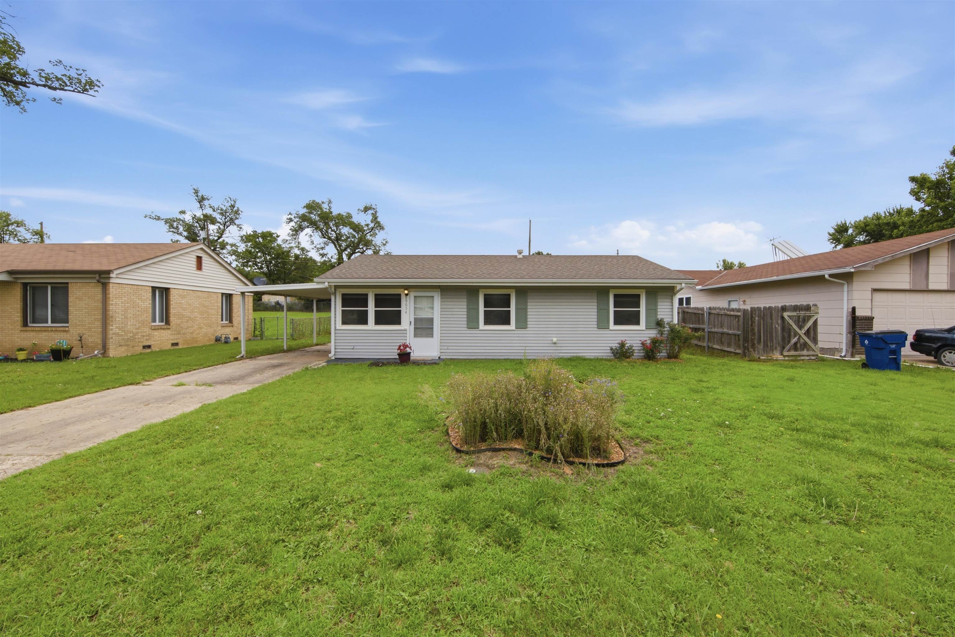 6654 N Longmont St Property Photo 1