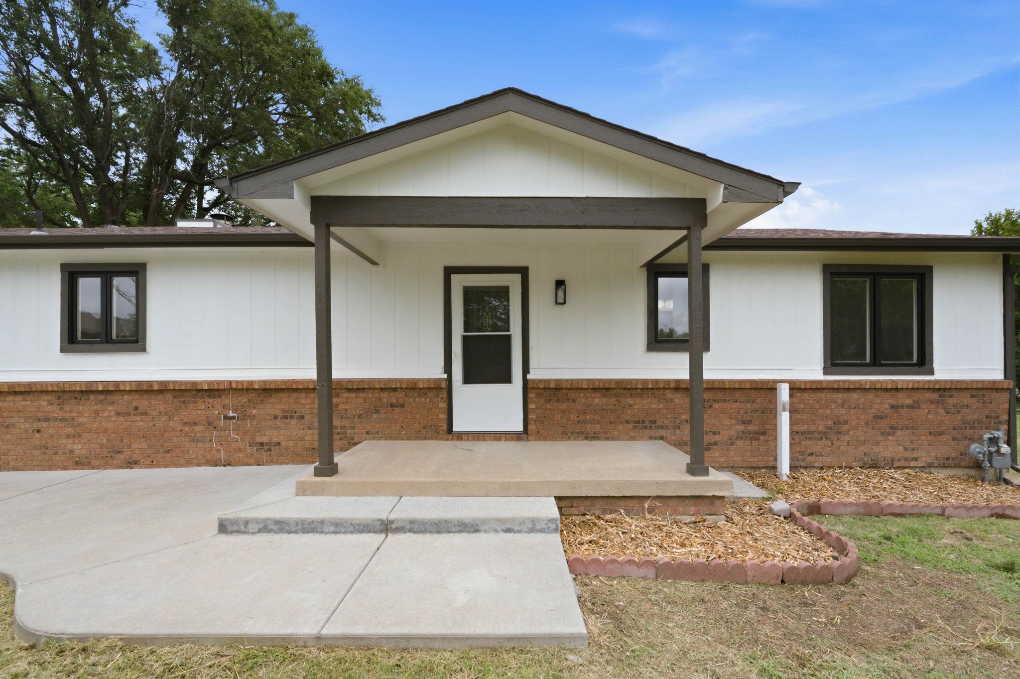 10800 E Kinkaid Ave Property Photo 5