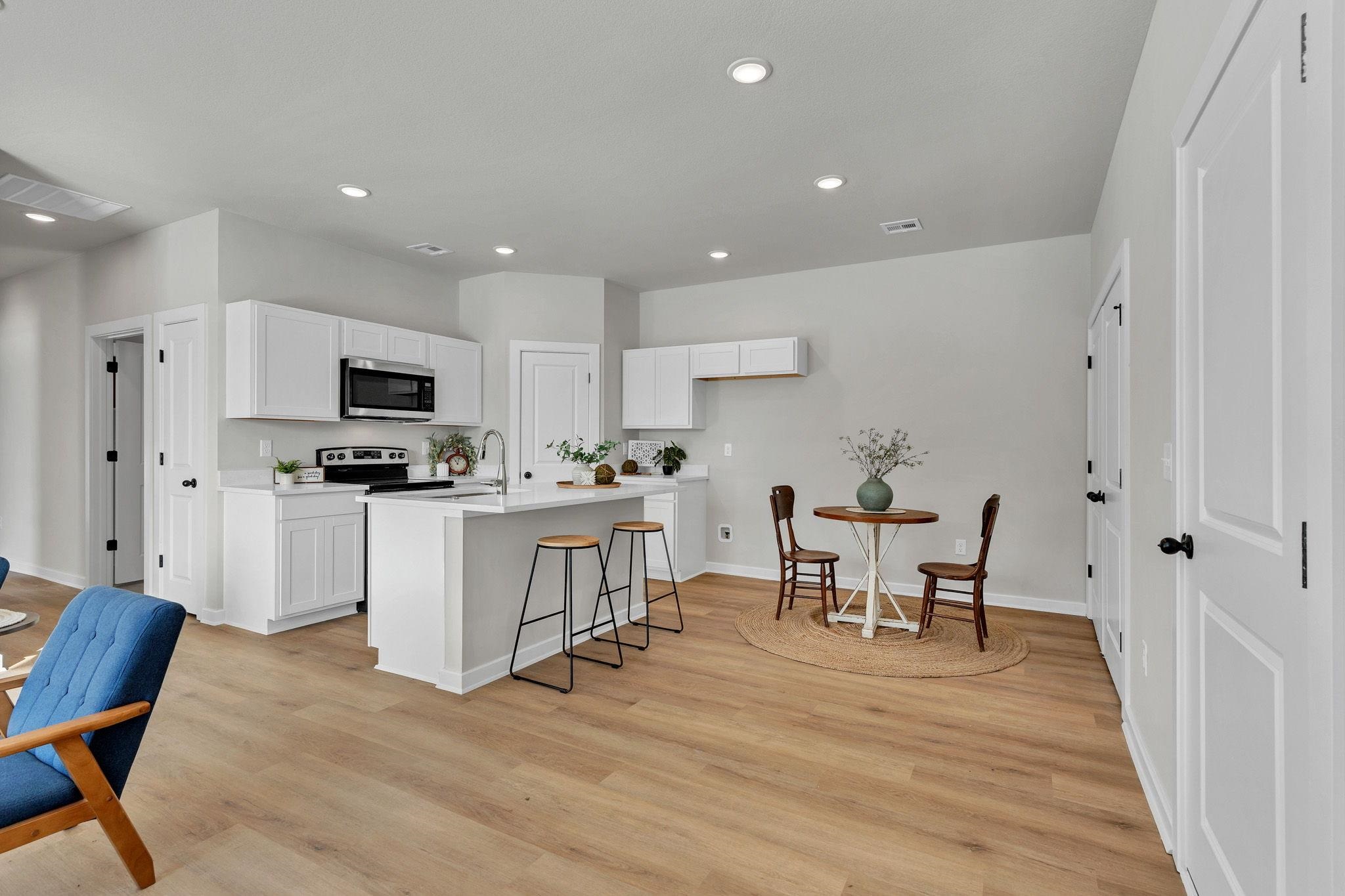 2108-2110 E Plaza Court Property Photo 16