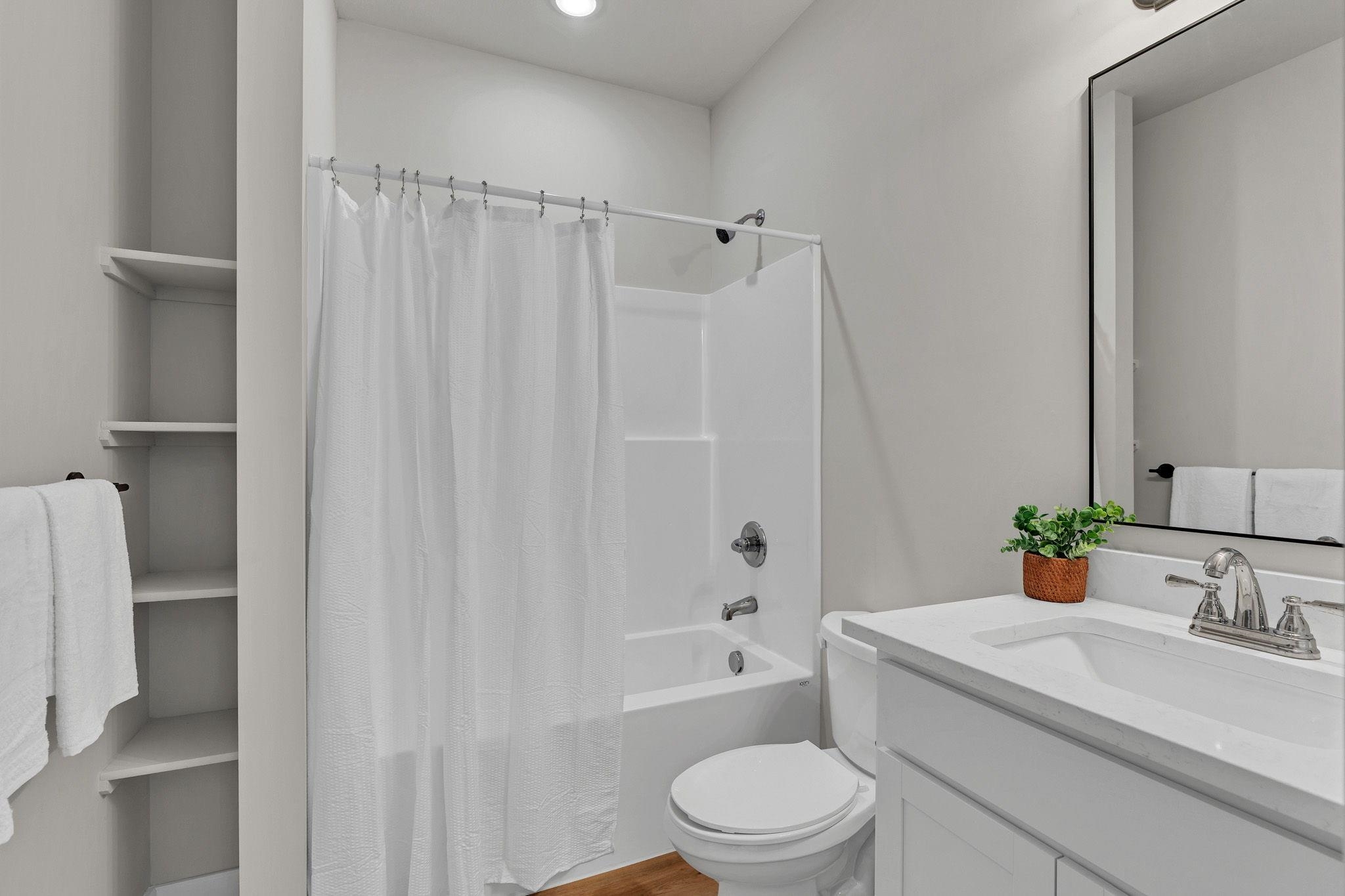 2108-2110 E Plaza Court Property Photo 21