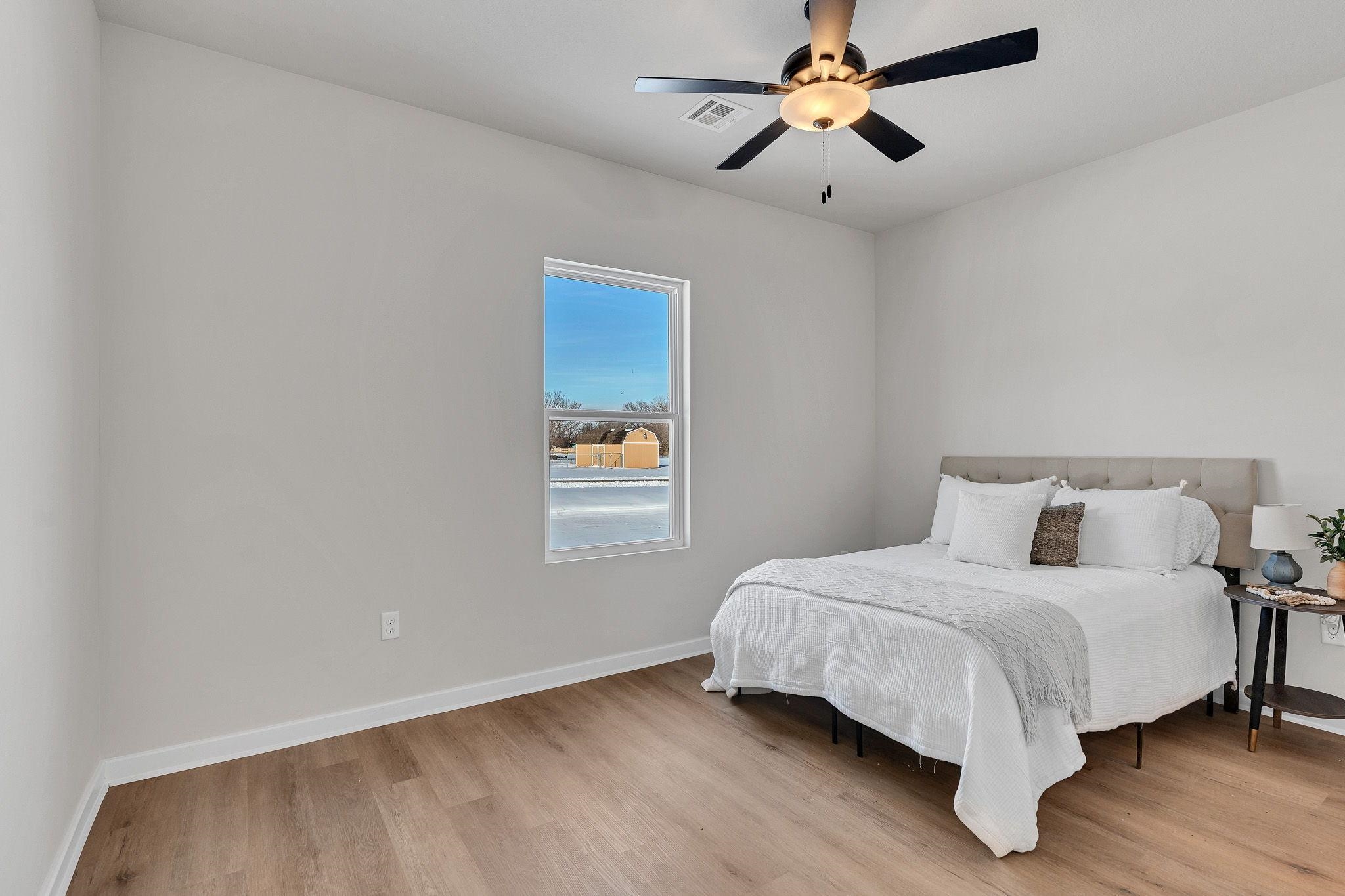 2108-2110 E Plaza Court Property Photo 23