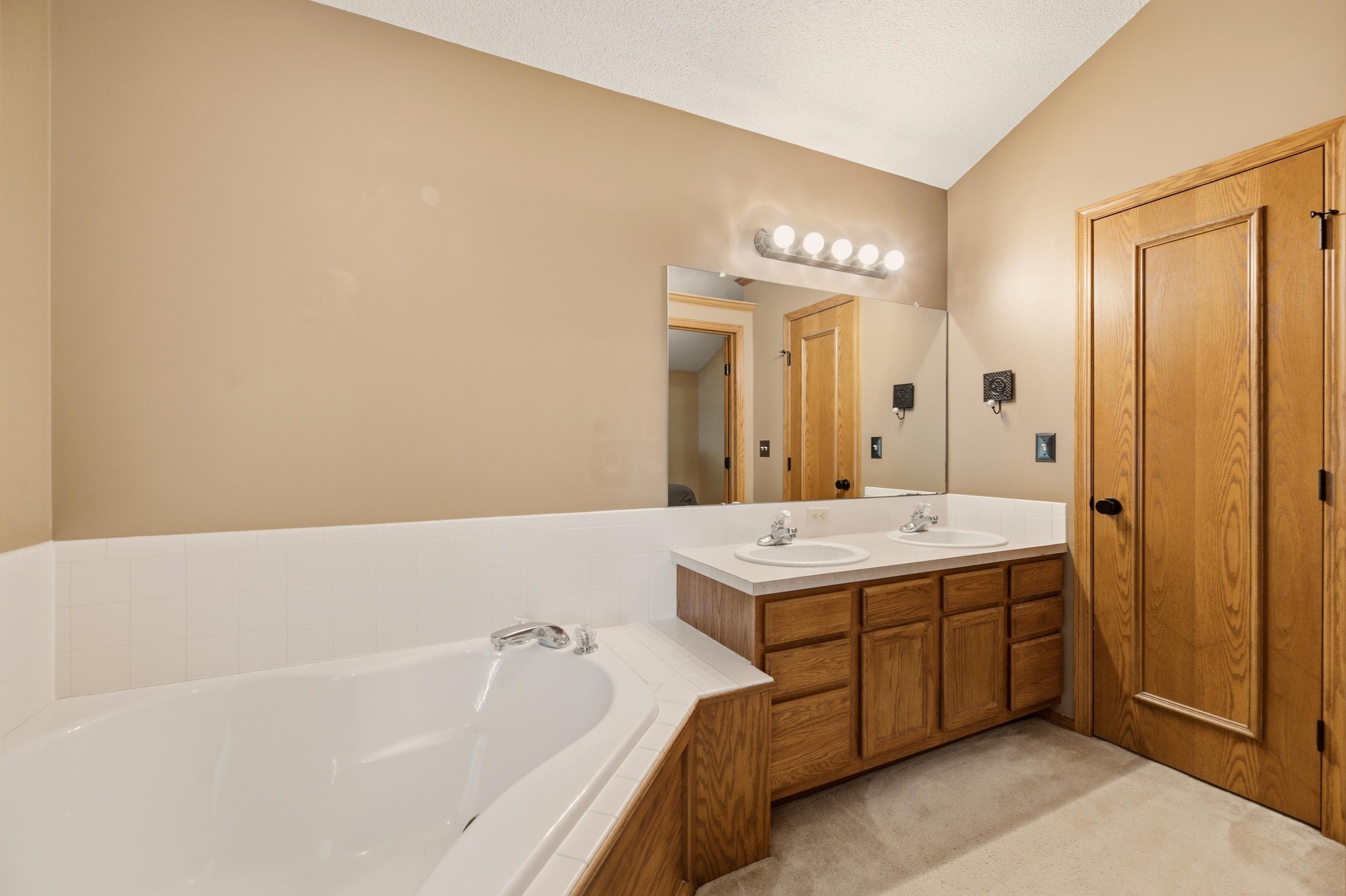 3062 N Wild Rose Ct Property Photo 17