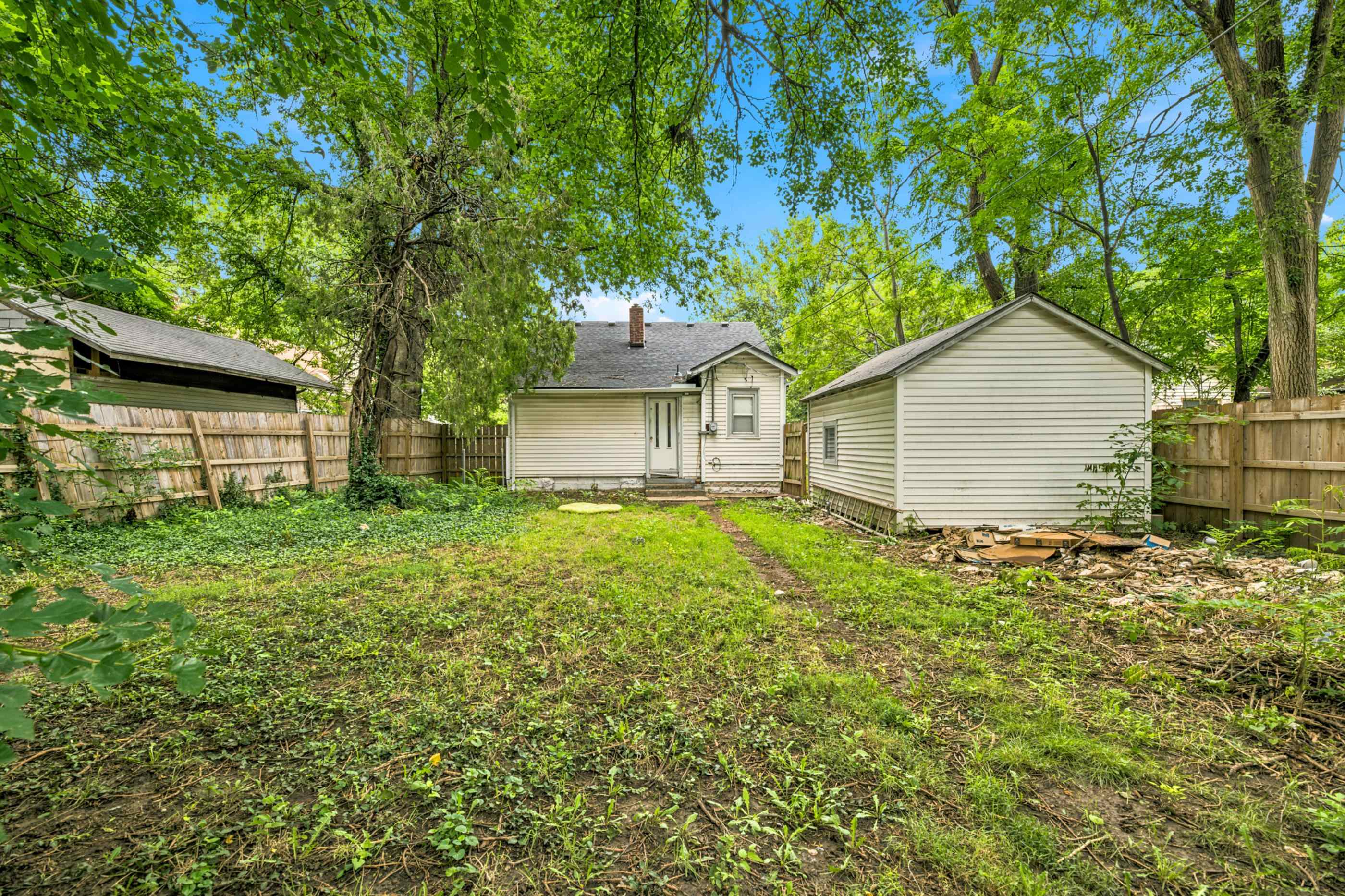 231 N Exposition Ave Property Photo 32