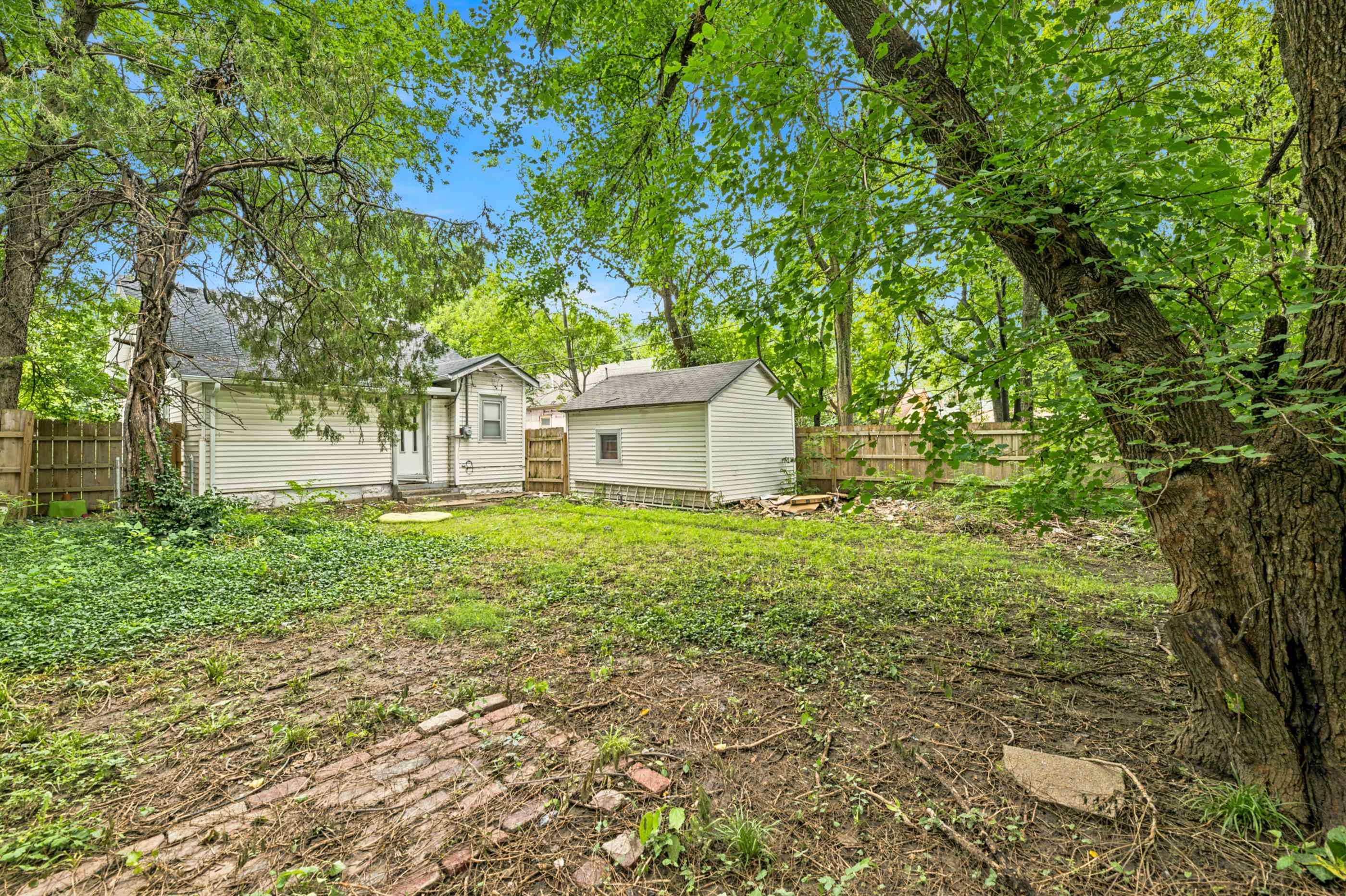 231 N Exposition Ave Property Photo 33