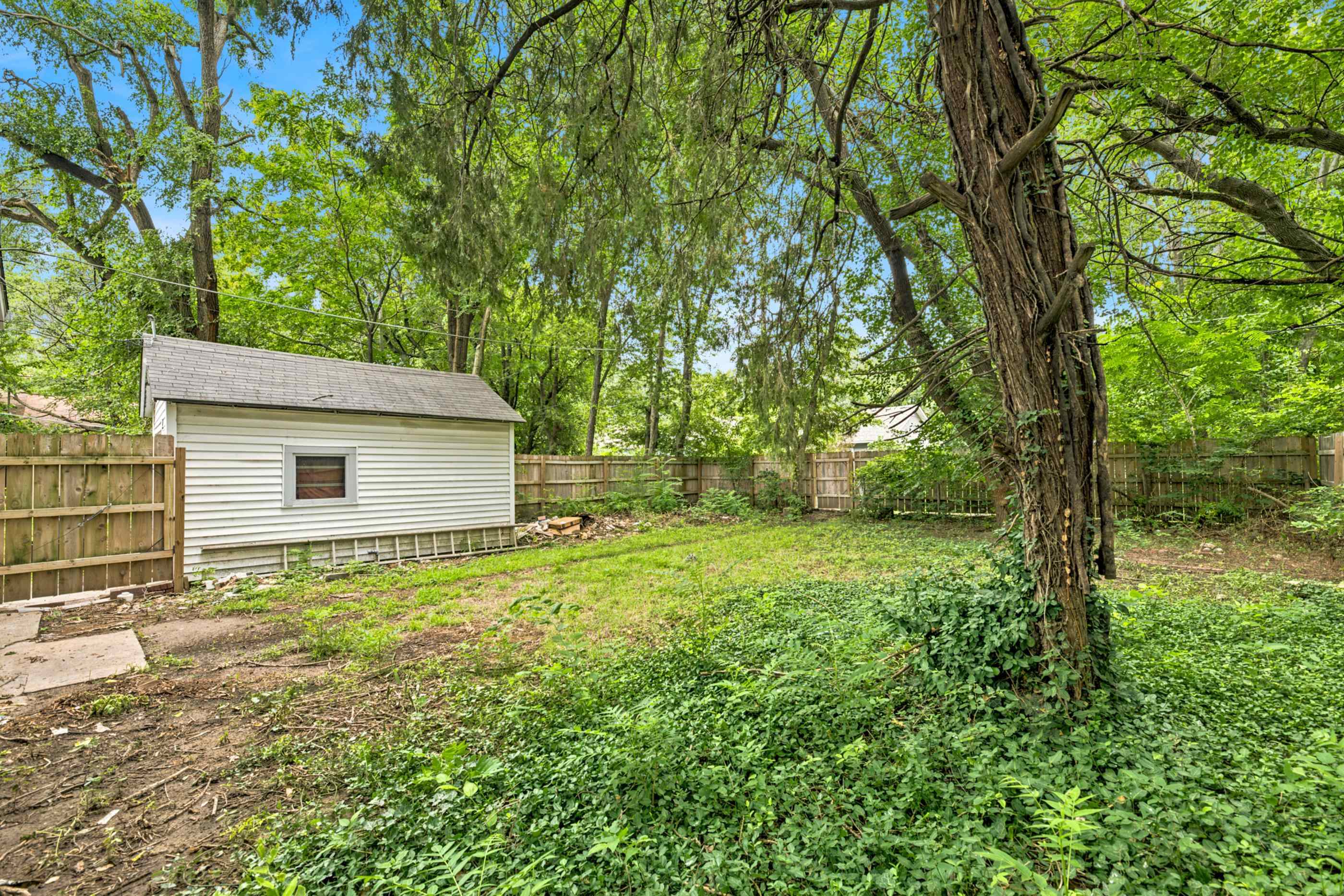 231 N Exposition Ave Property Photo 34