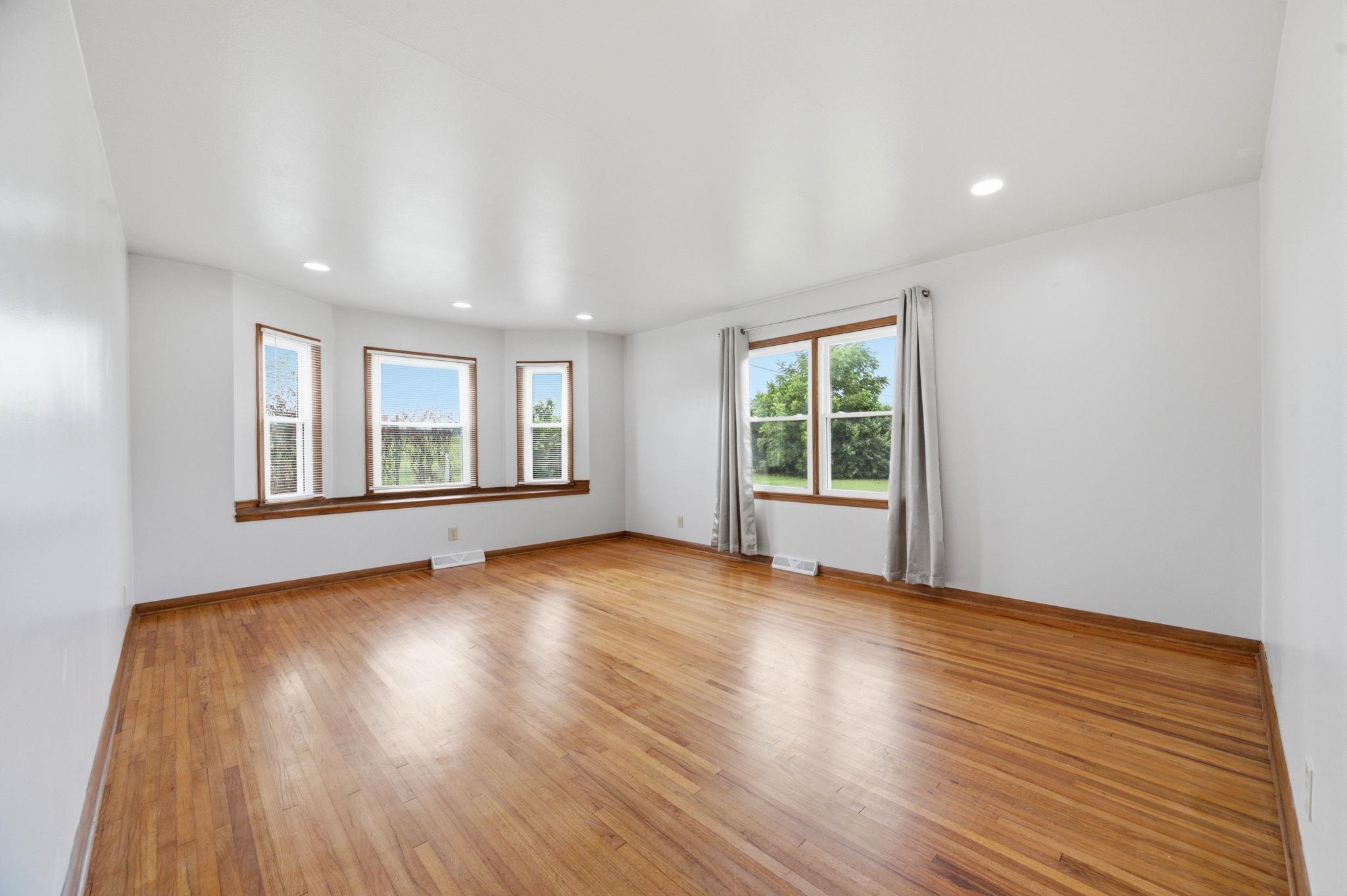 2918 N Vassar Property Photo 4