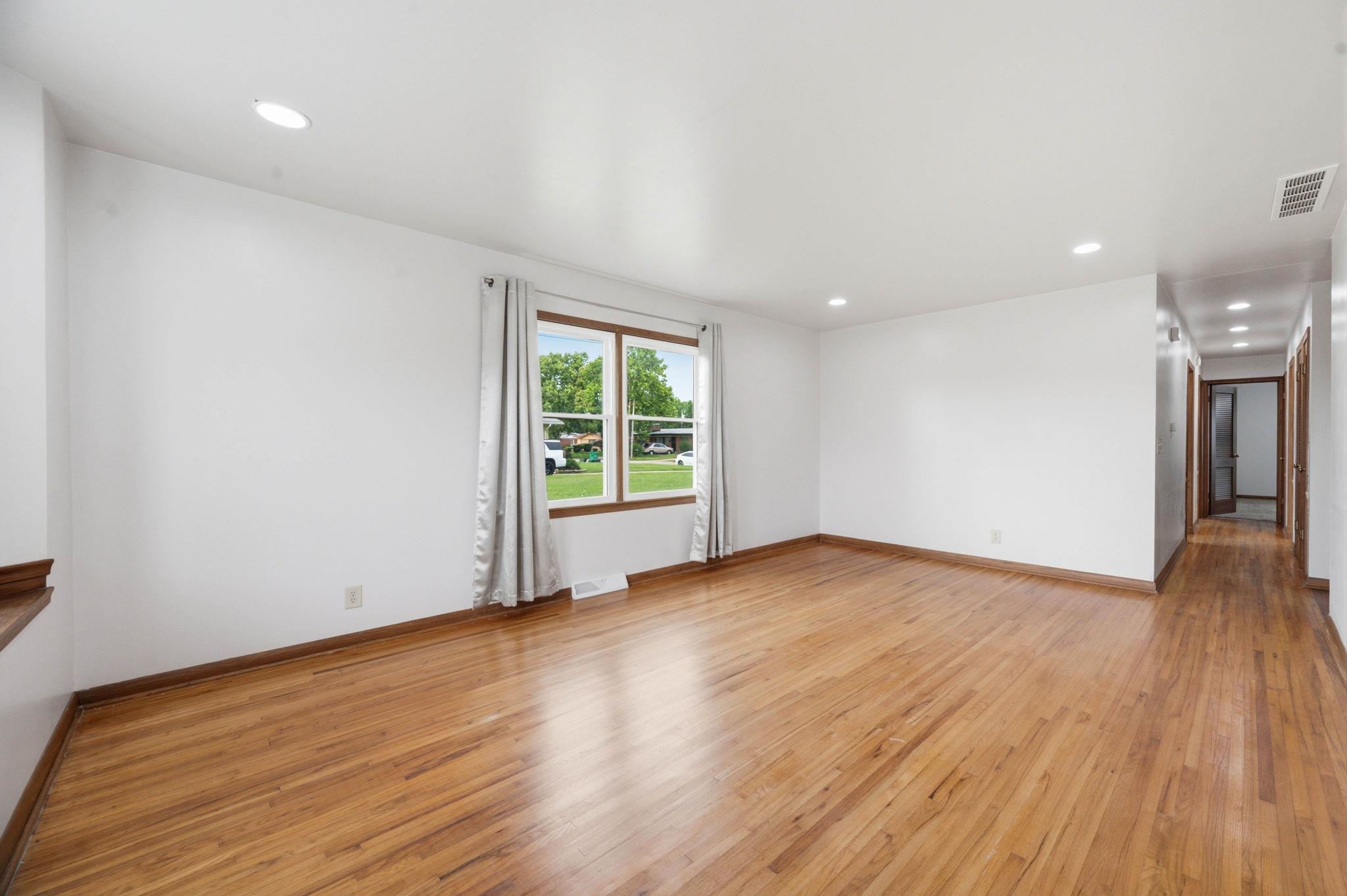 2918 N Vassar Property Photo 5