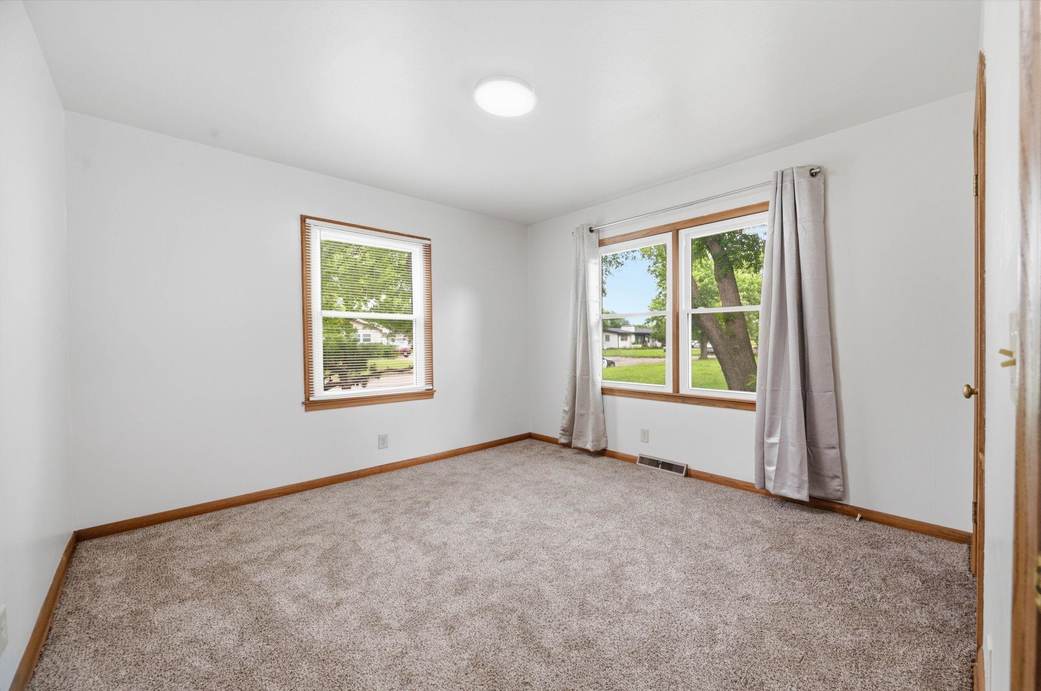 2918 N Vassar Property Photo 8