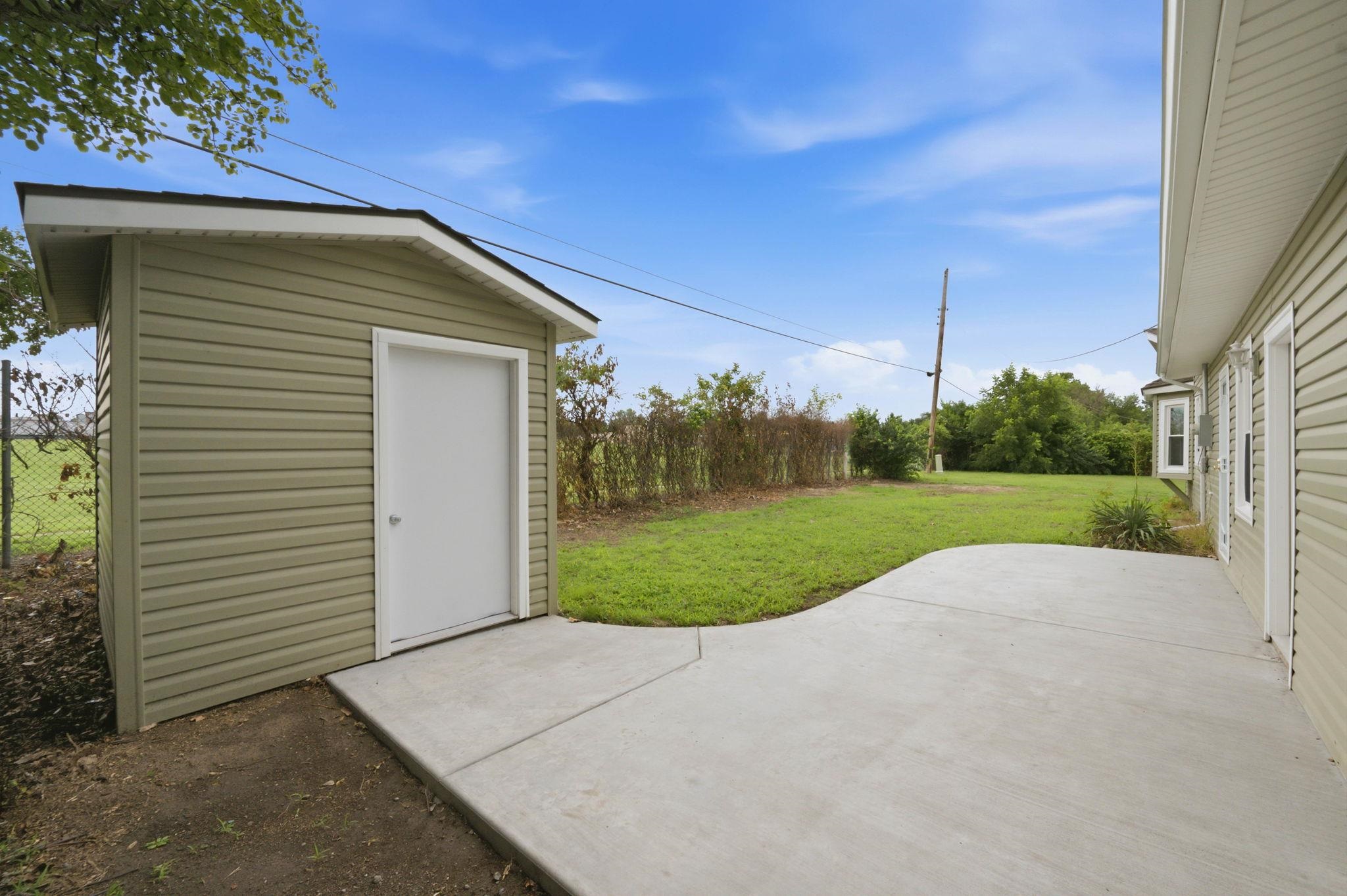 2918 N Vassar Property Photo 24