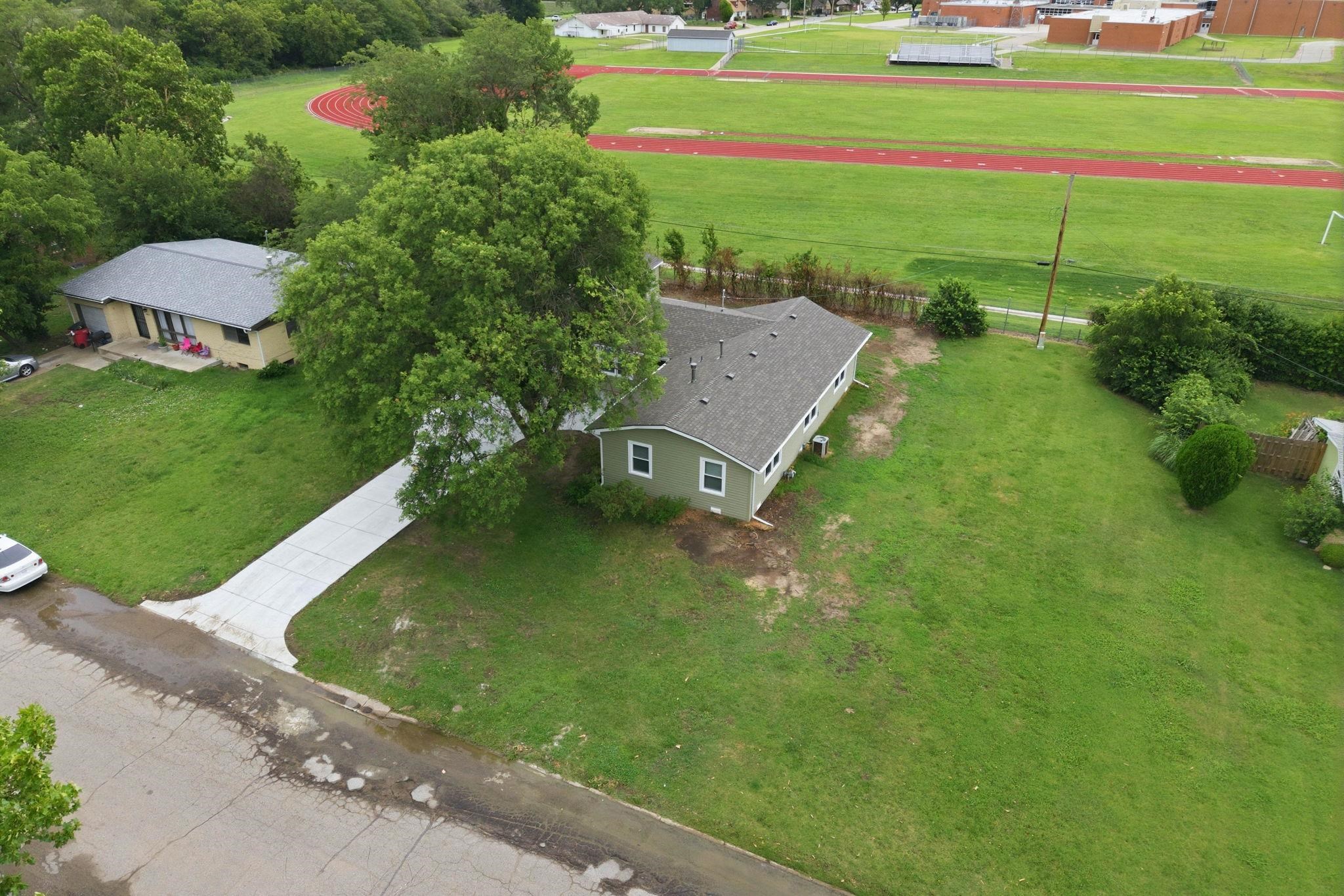 2918 N Vassar Property Photo 31