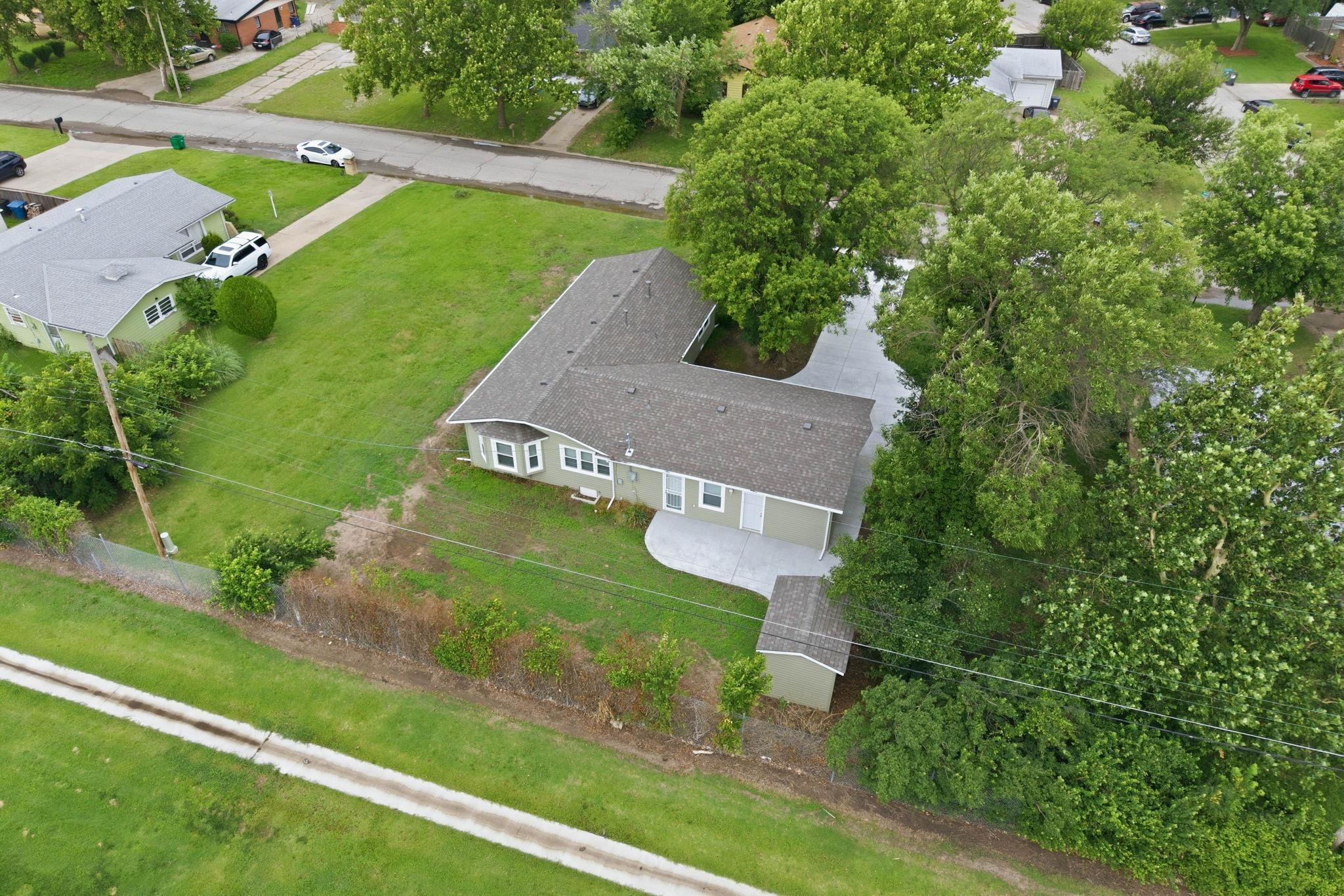 2918 N Vassar Property Photo 32