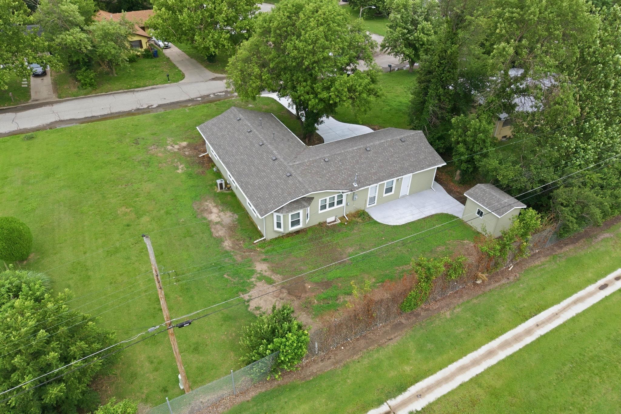 2918 N Vassar Property Photo 33
