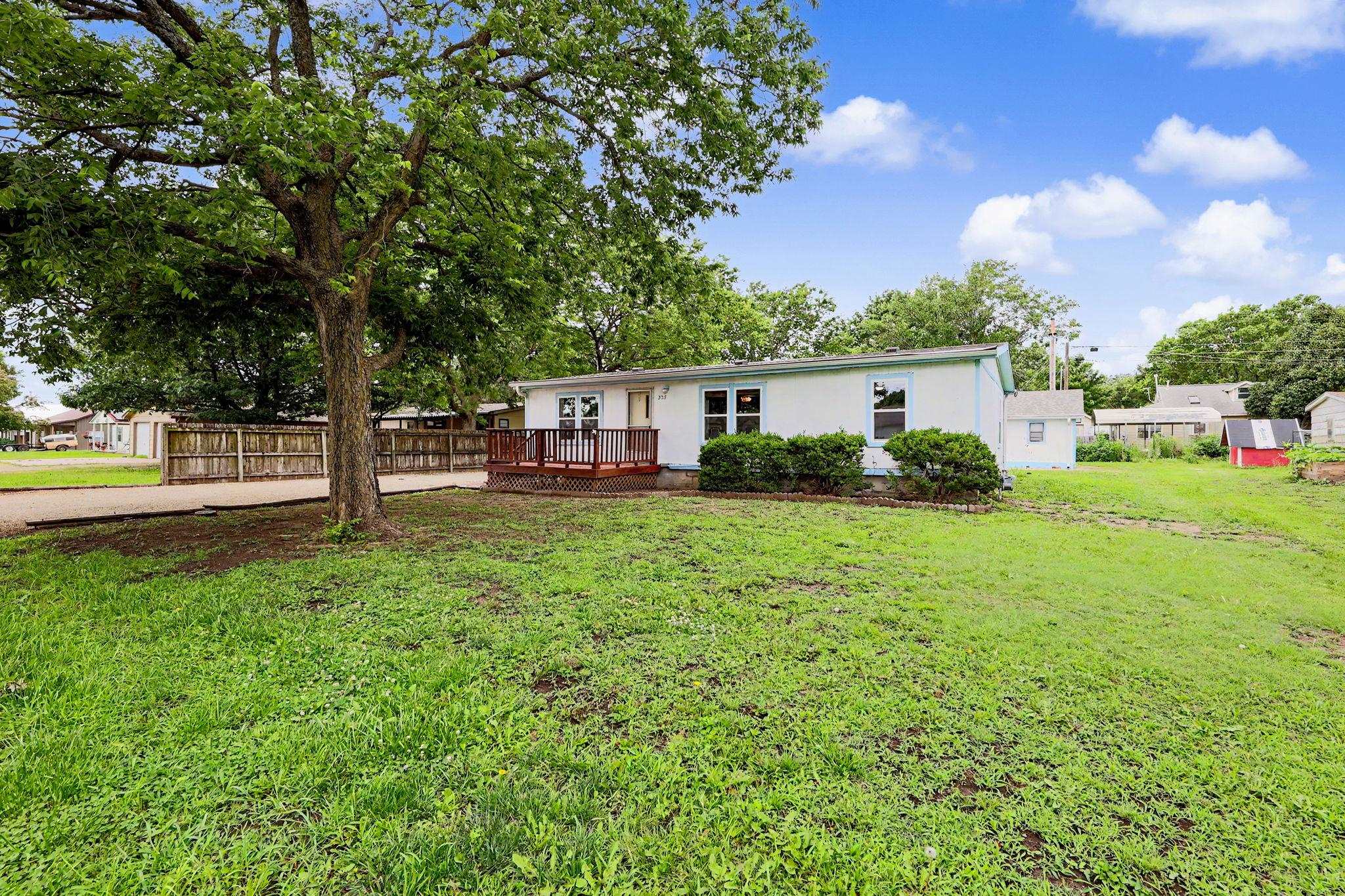 325 S Wichita Property Photo 4