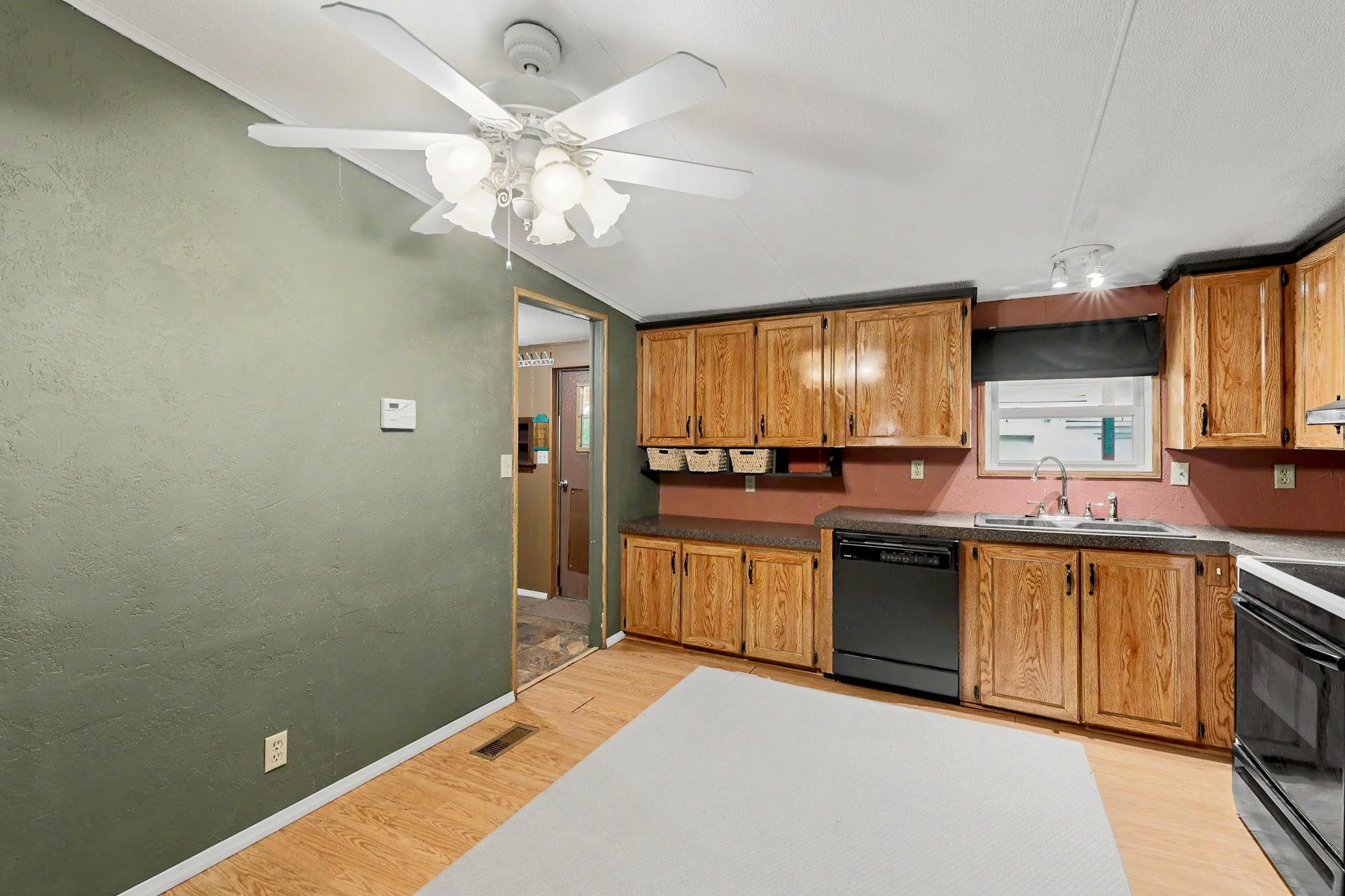 325 S Wichita Property Photo 14