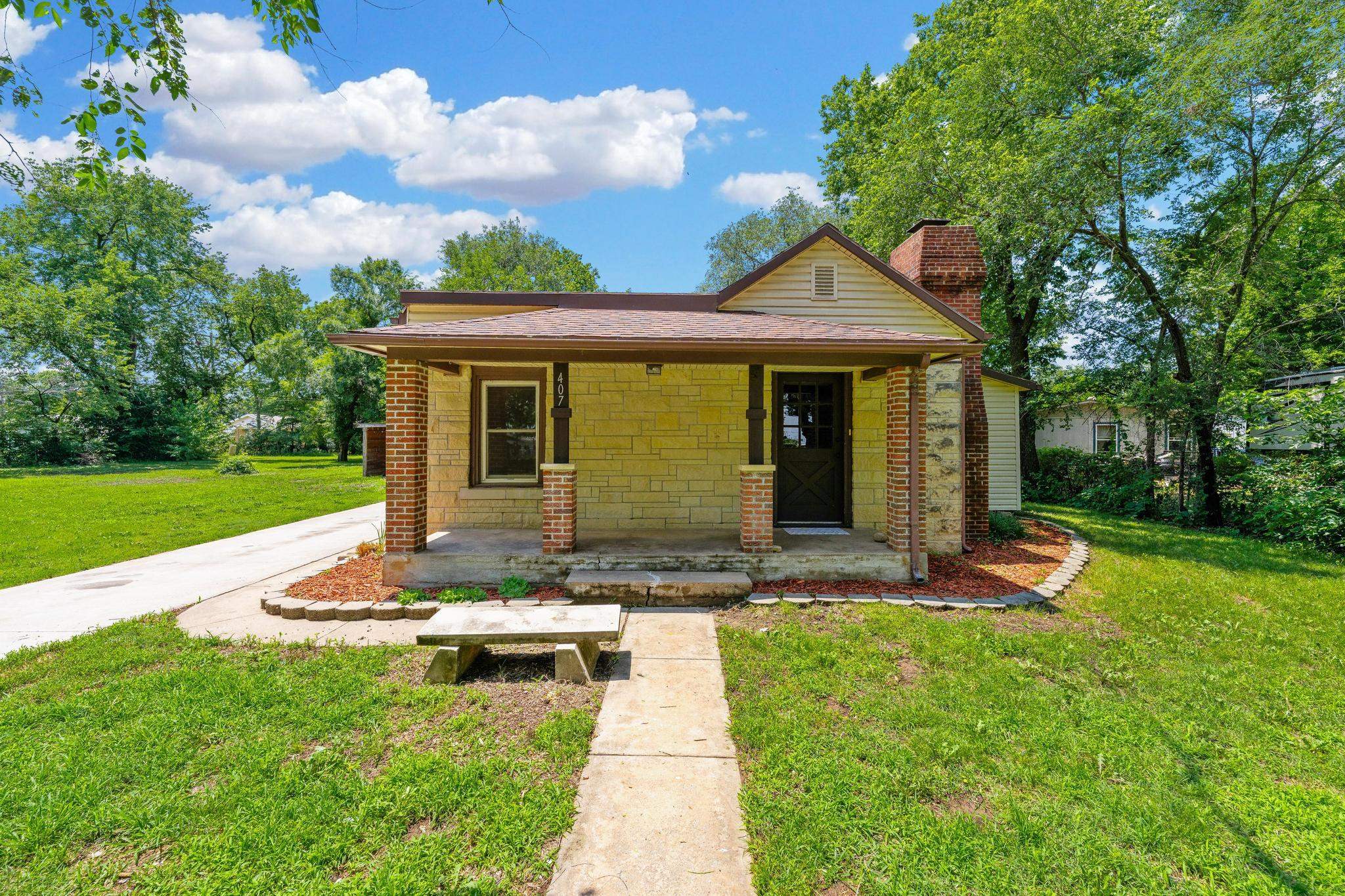 407 N Lincoln Property Photo 1