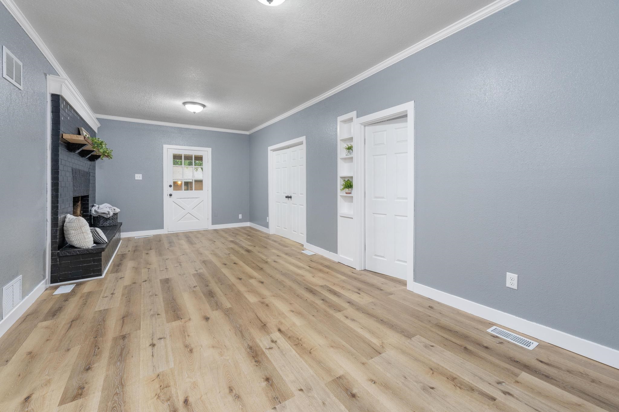 407 N Lincoln Property Photo 11
