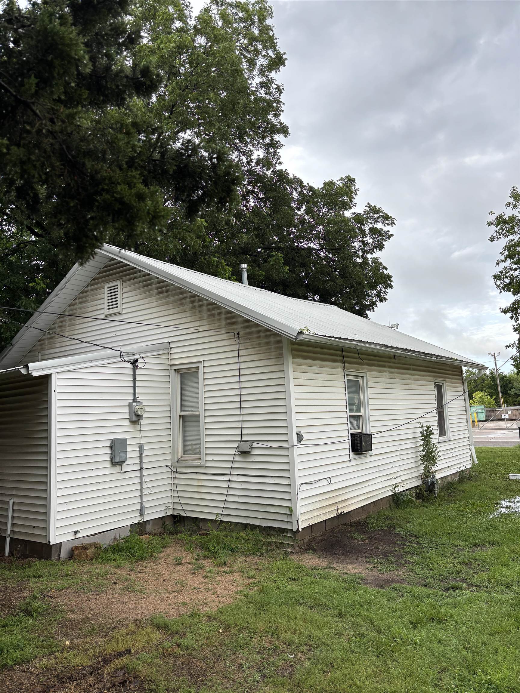 721 N Star St Property Photo 3