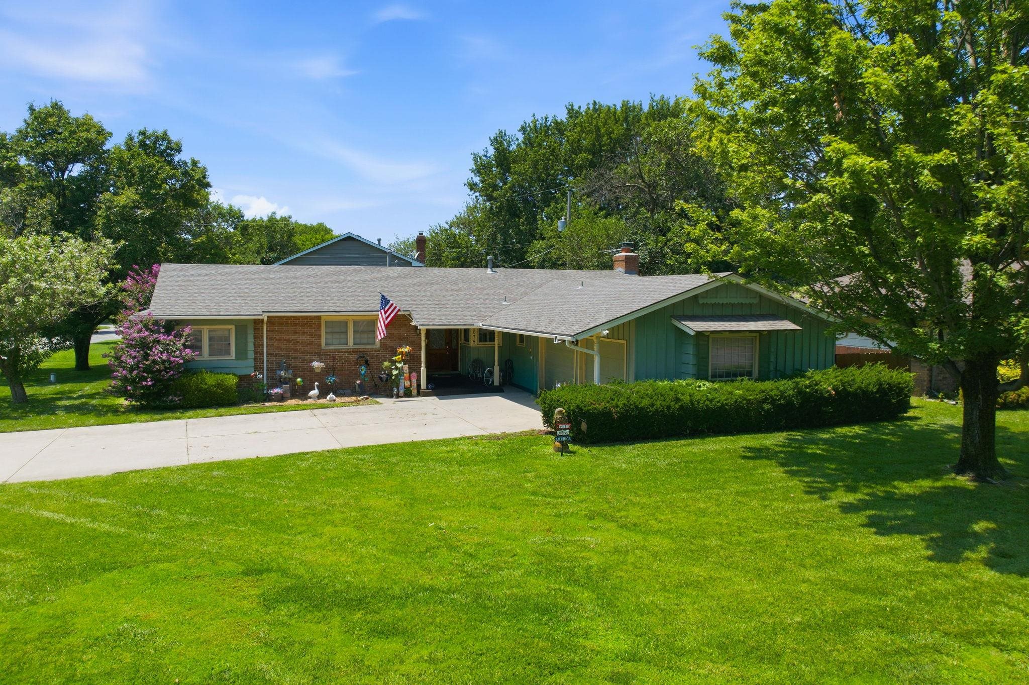 3075 W River Park Dr Property Photo 1