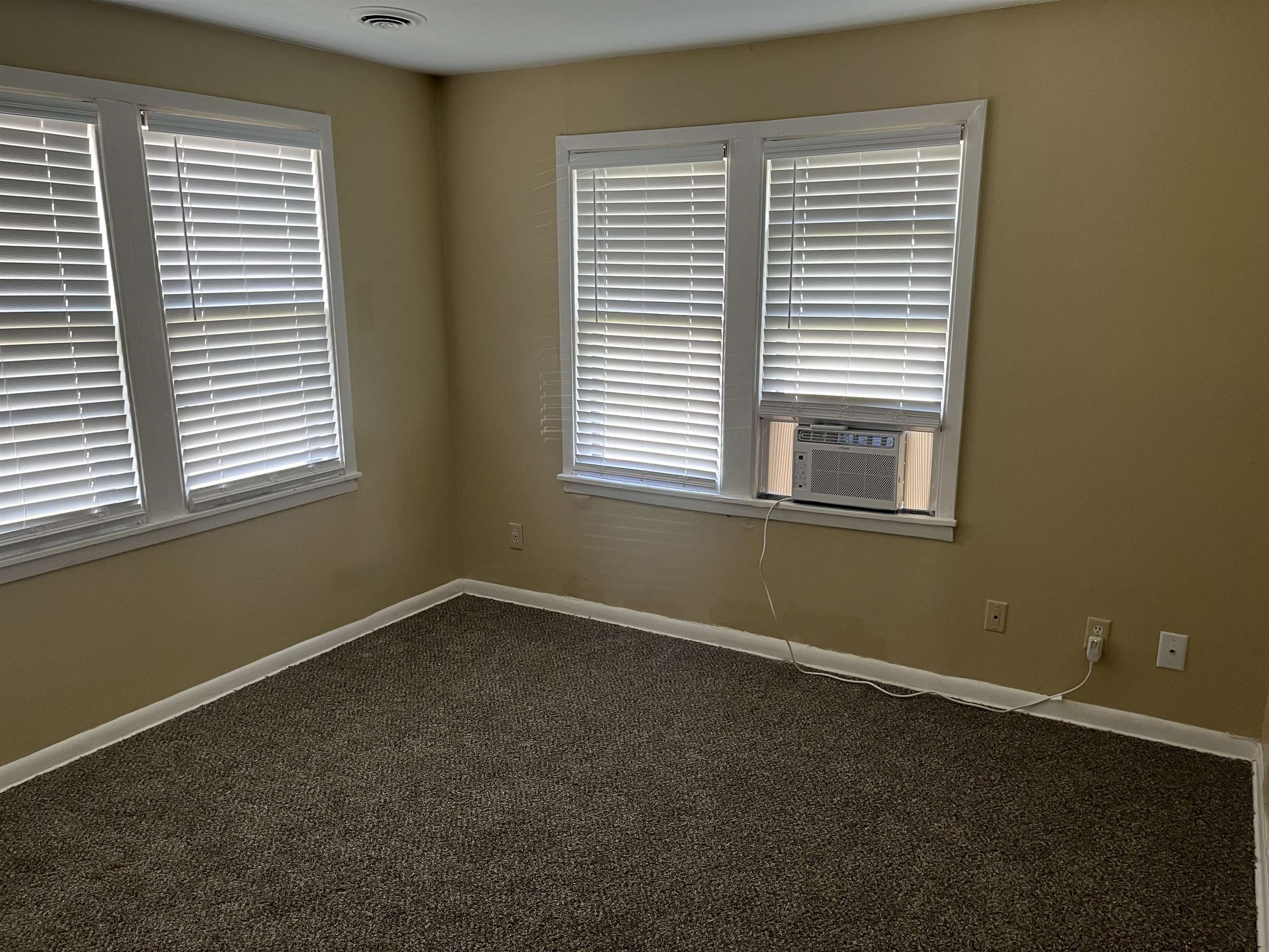 1301 N Piatt Property Photo 5