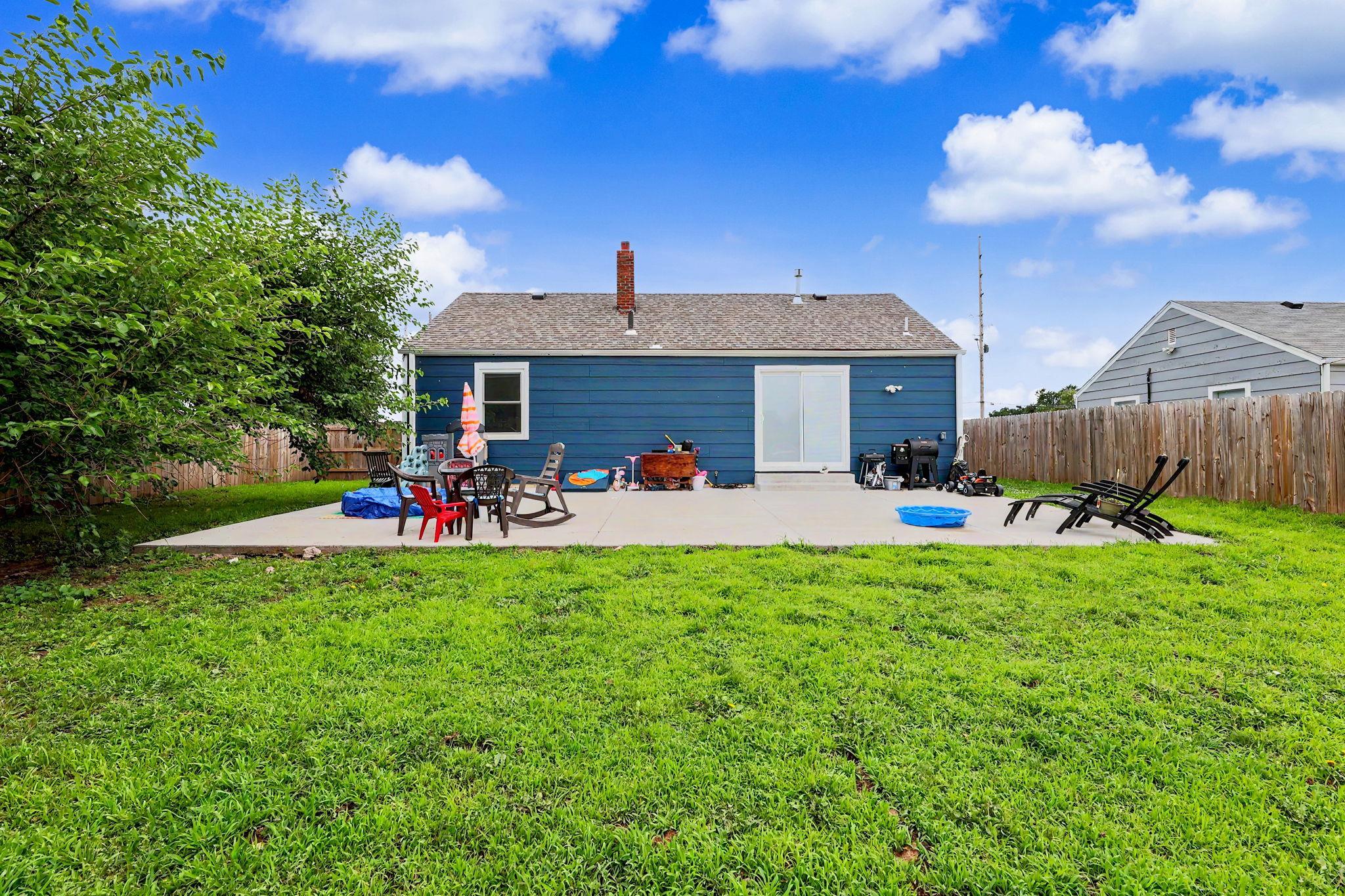 2200 S Seneca Property Photo 15