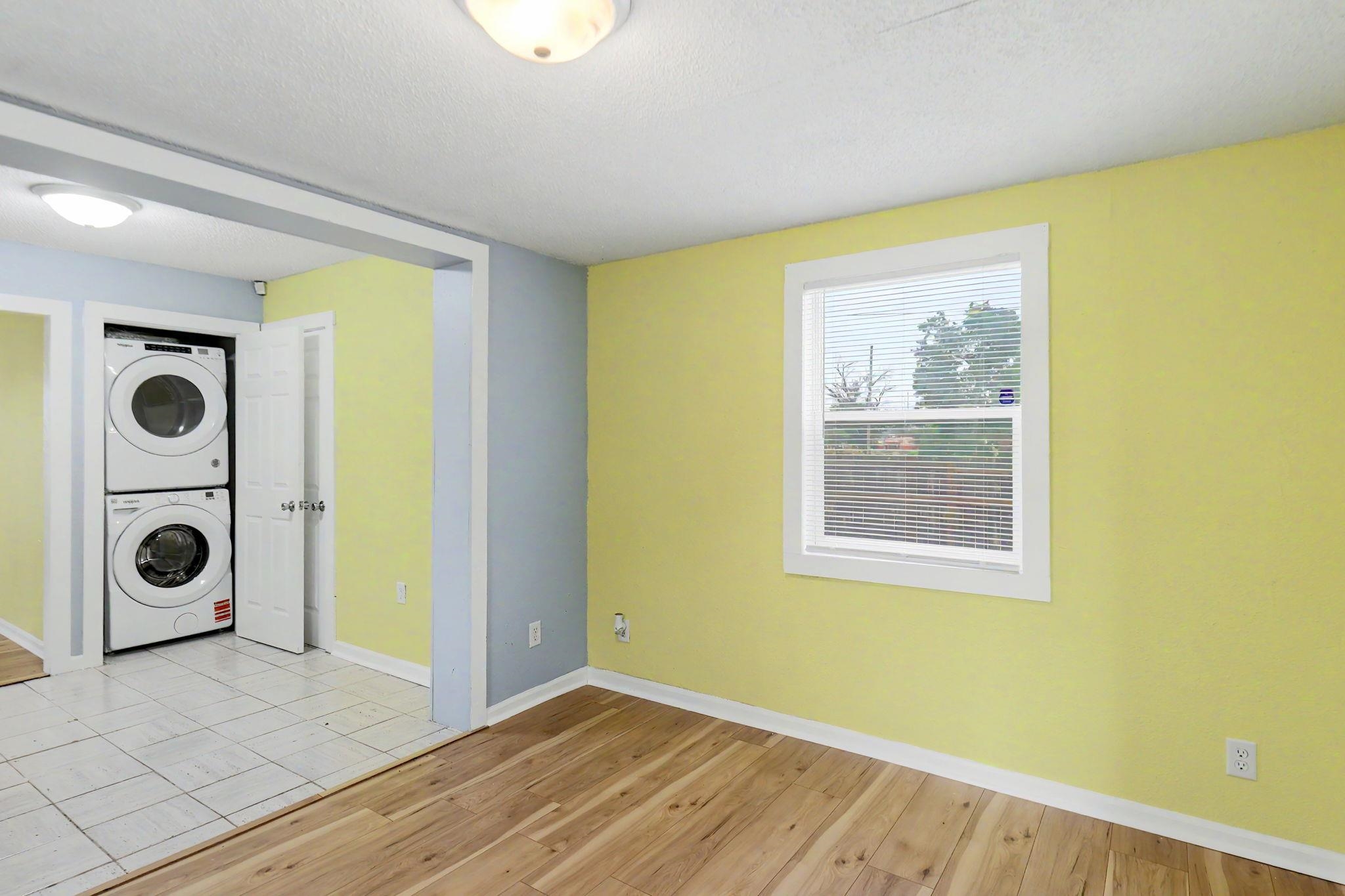2154 S Seneca St Property Photo 25
