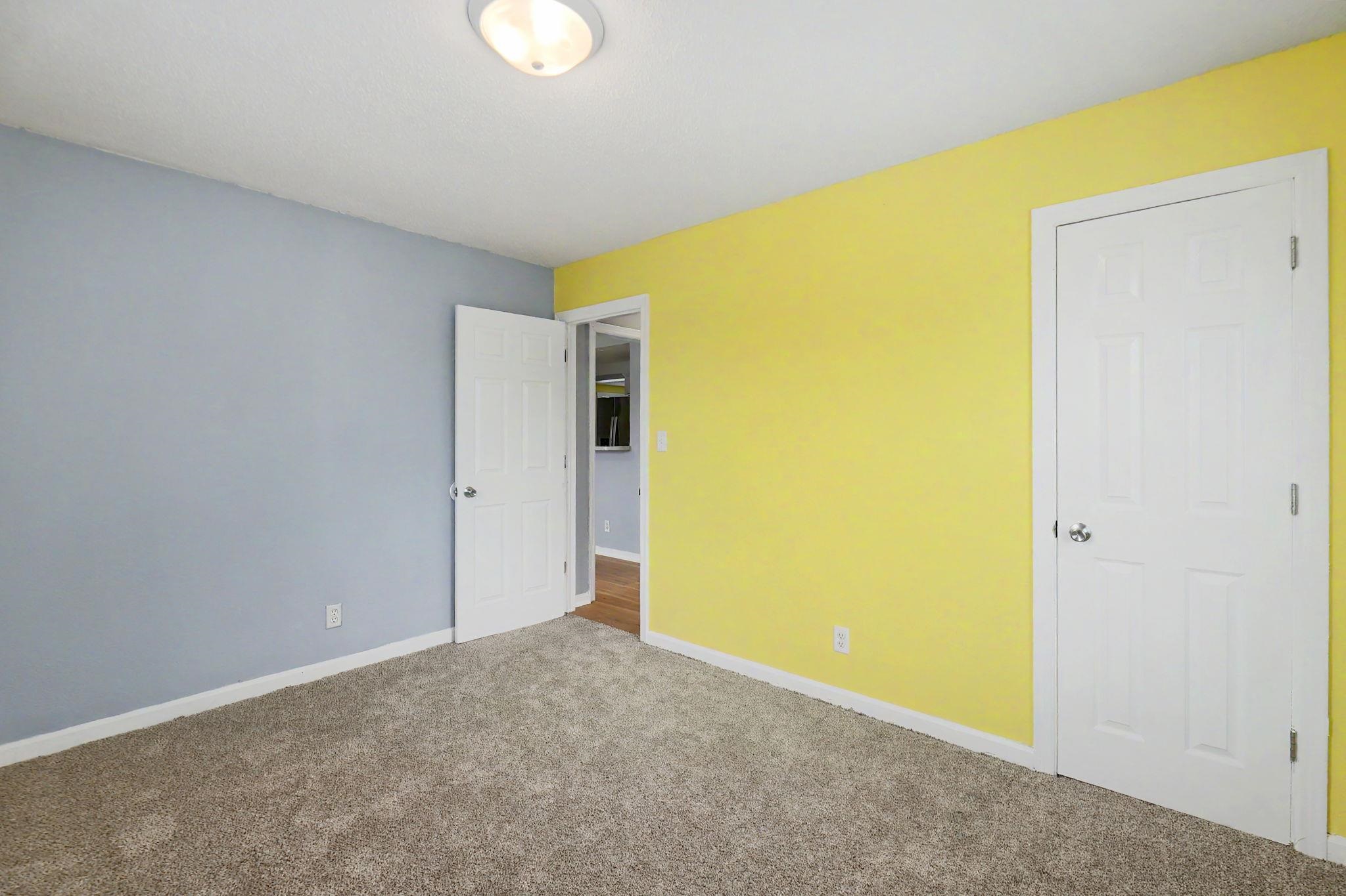 2154 S Seneca St Property Photo 26